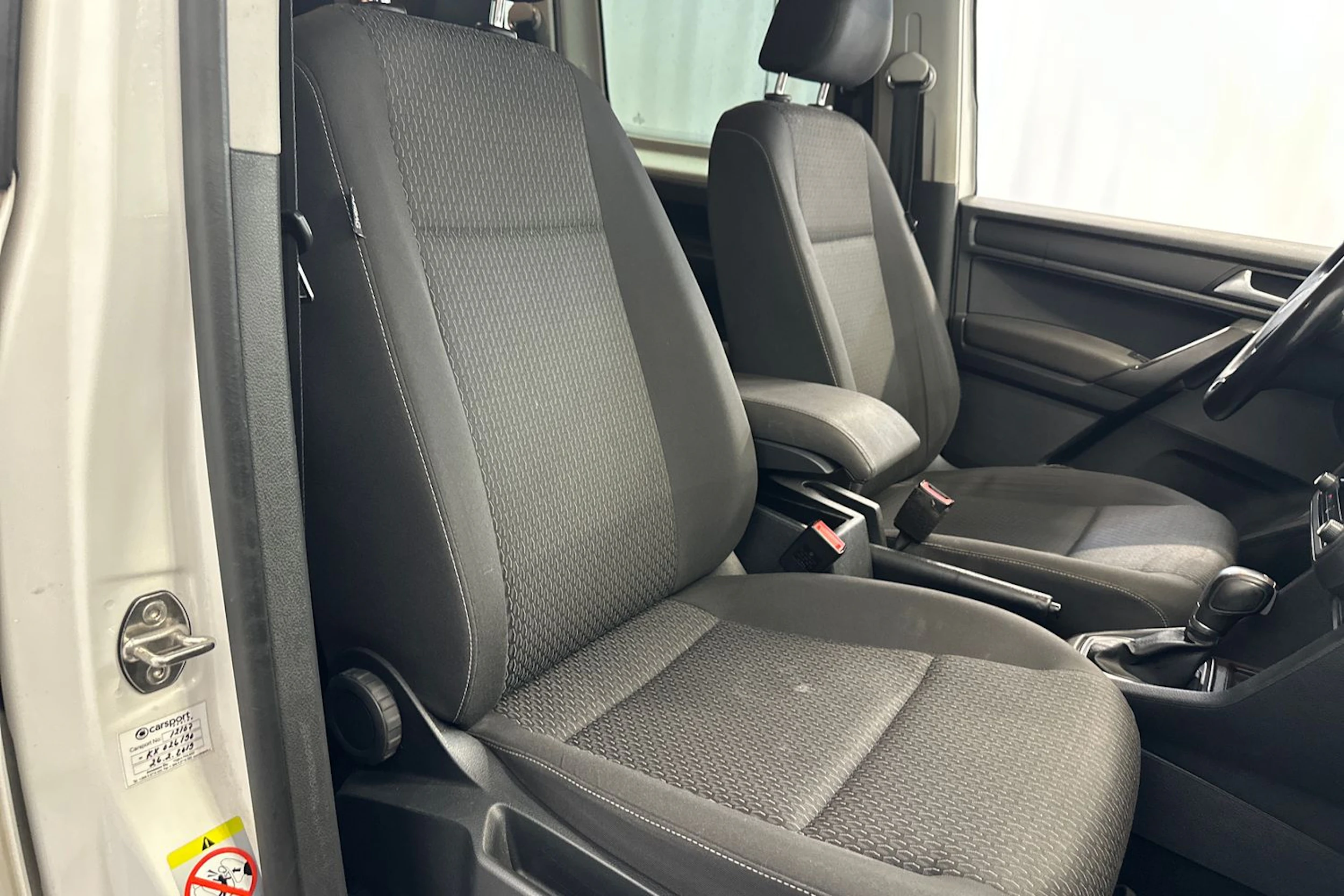 valkoinen Volkswagen Caddy Maxi 2019 kuva 13.