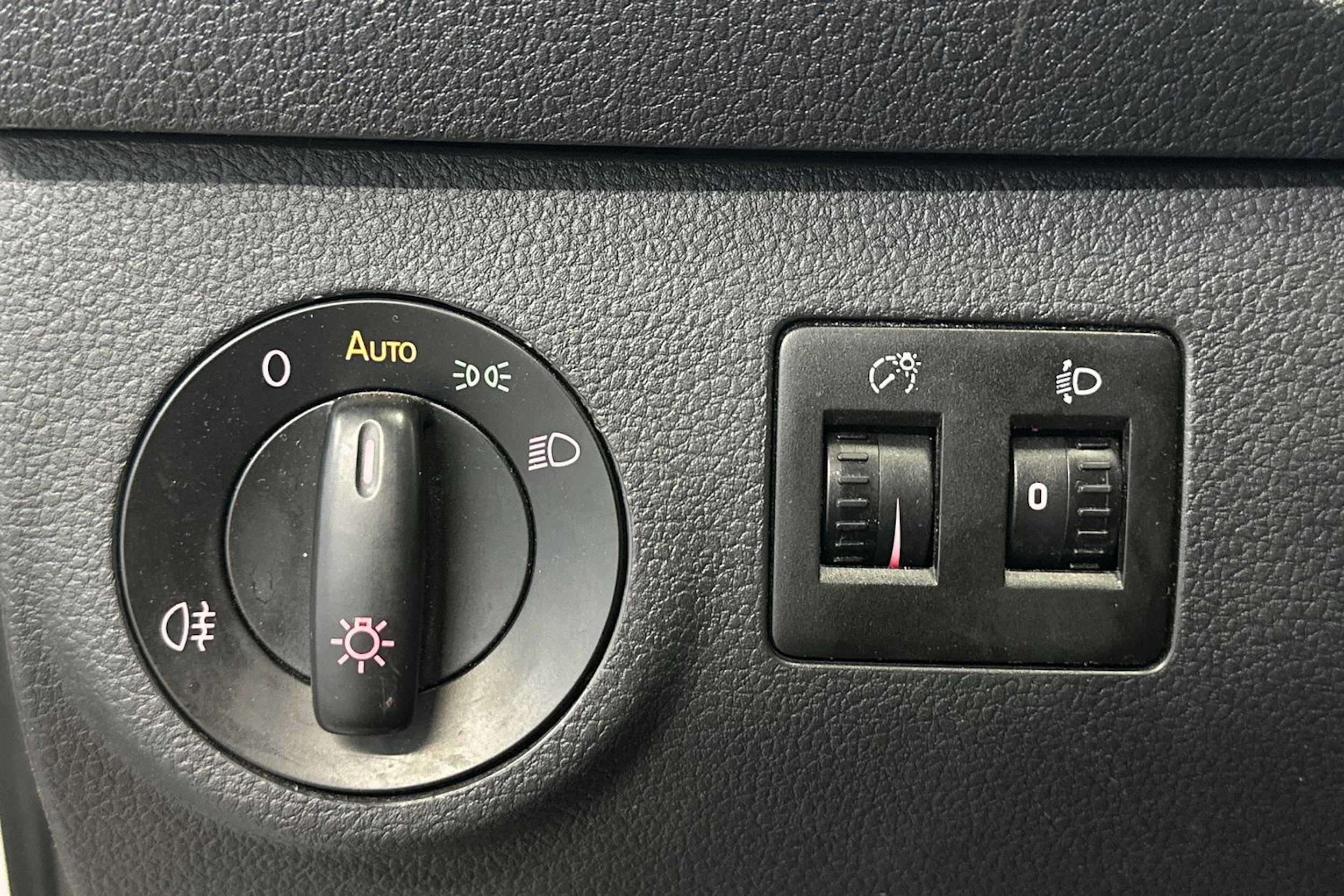 valkoinen Volkswagen Caddy Maxi 2019 kuva 16.