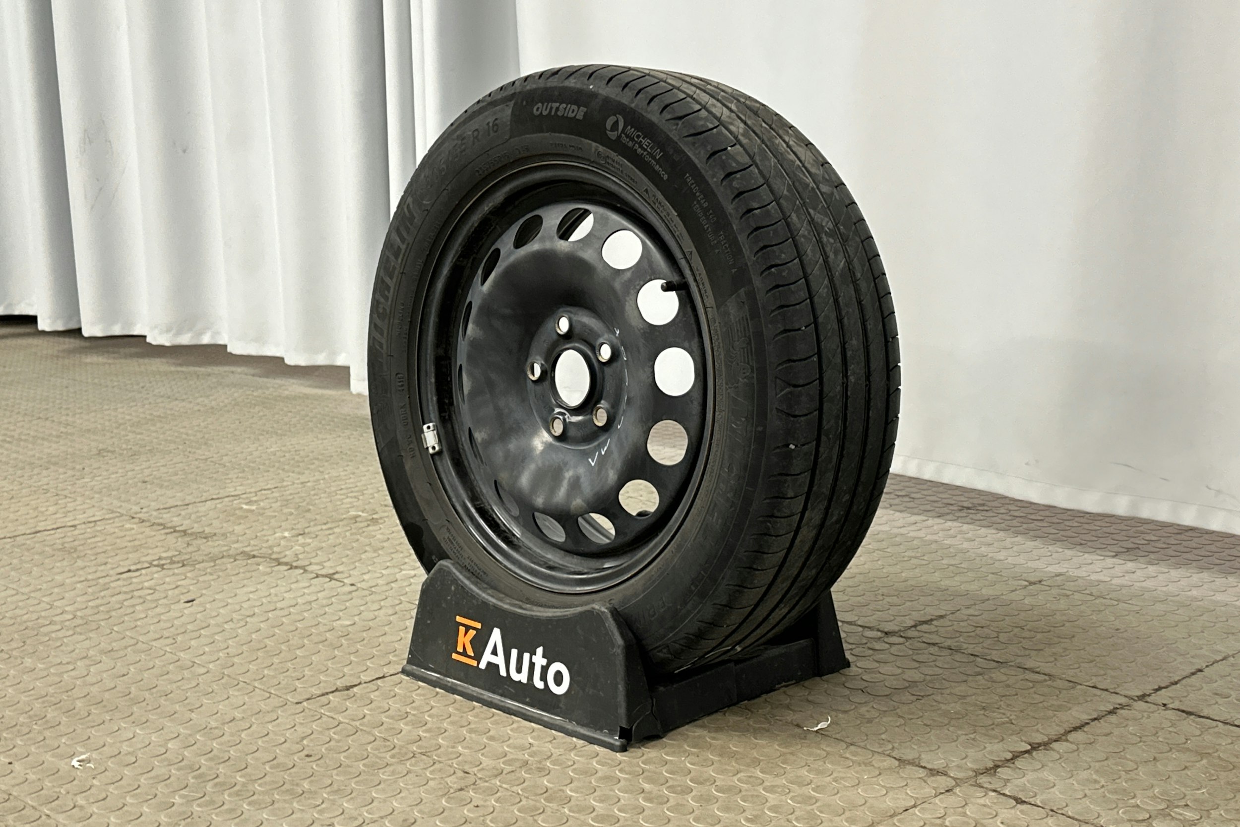 valkoinen Volkswagen Caddy Maxi 2019 kuva 10.