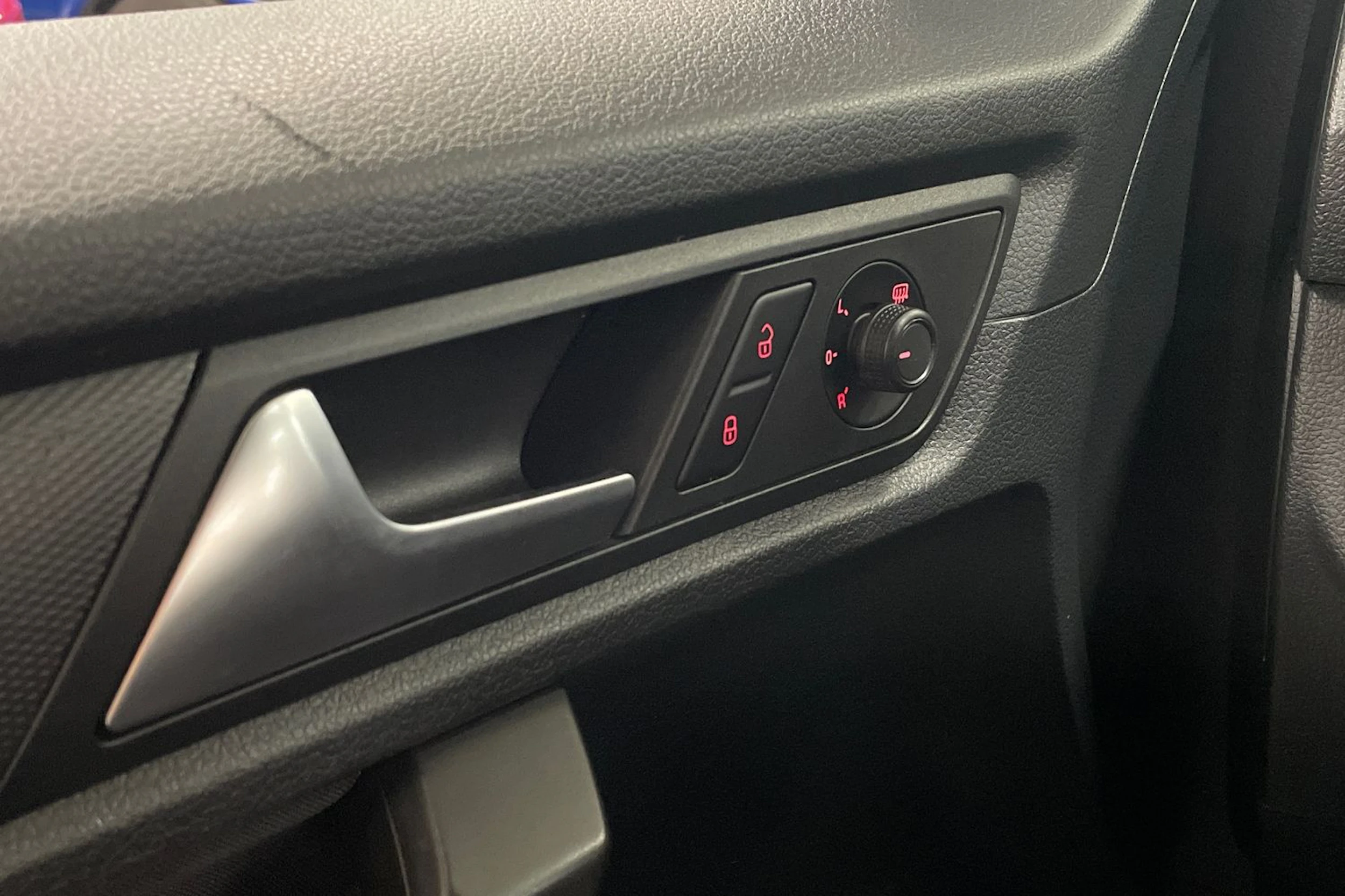 valkoinen Volkswagen Caddy Maxi 2019 kuva 18.