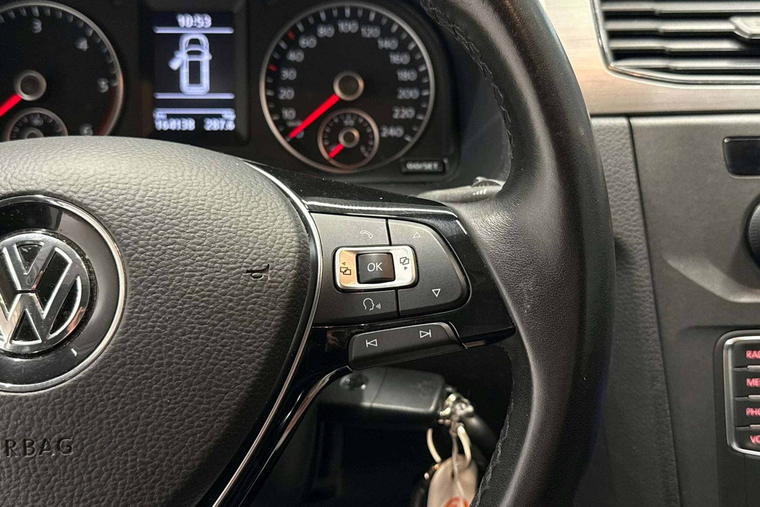 Harmaa Volkswagen Caddy Maxi 2019 kuva 15.