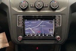 Harmaa Volkswagen Caddy Maxi 2019 kuva 17.