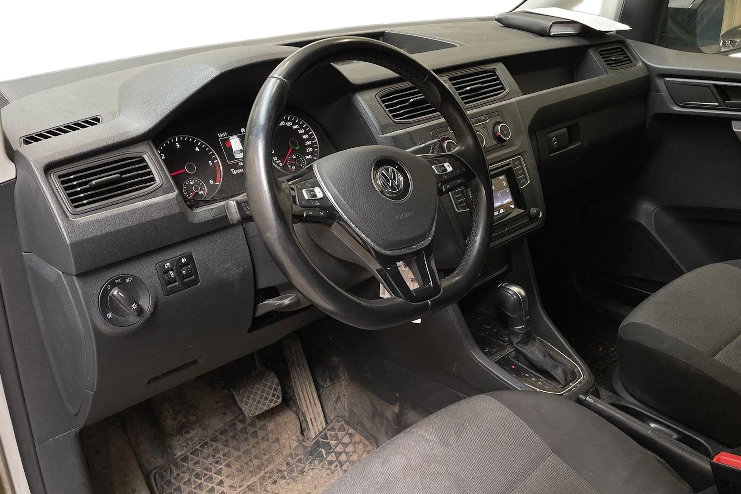 harmaa Volkswagen Caddy Maxi 2020 kuva 3.