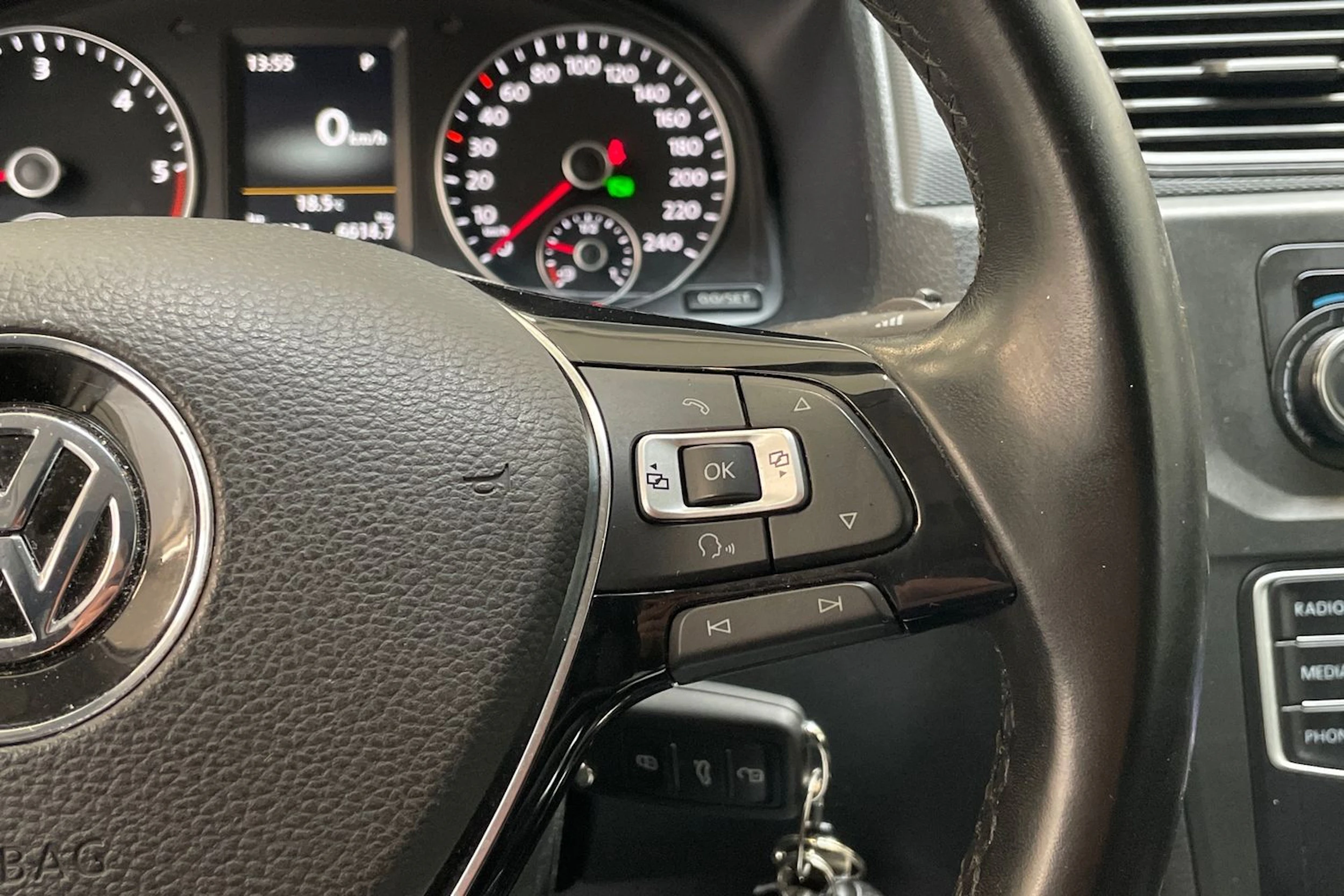 harmaa Volkswagen Caddy Maxi 2020 kuva 19.