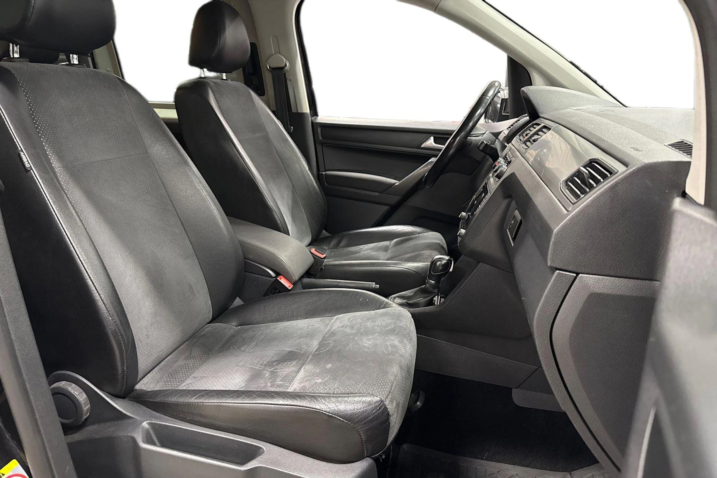 met. musta Volkswagen Caddy Maxi 2020 kuva 11.