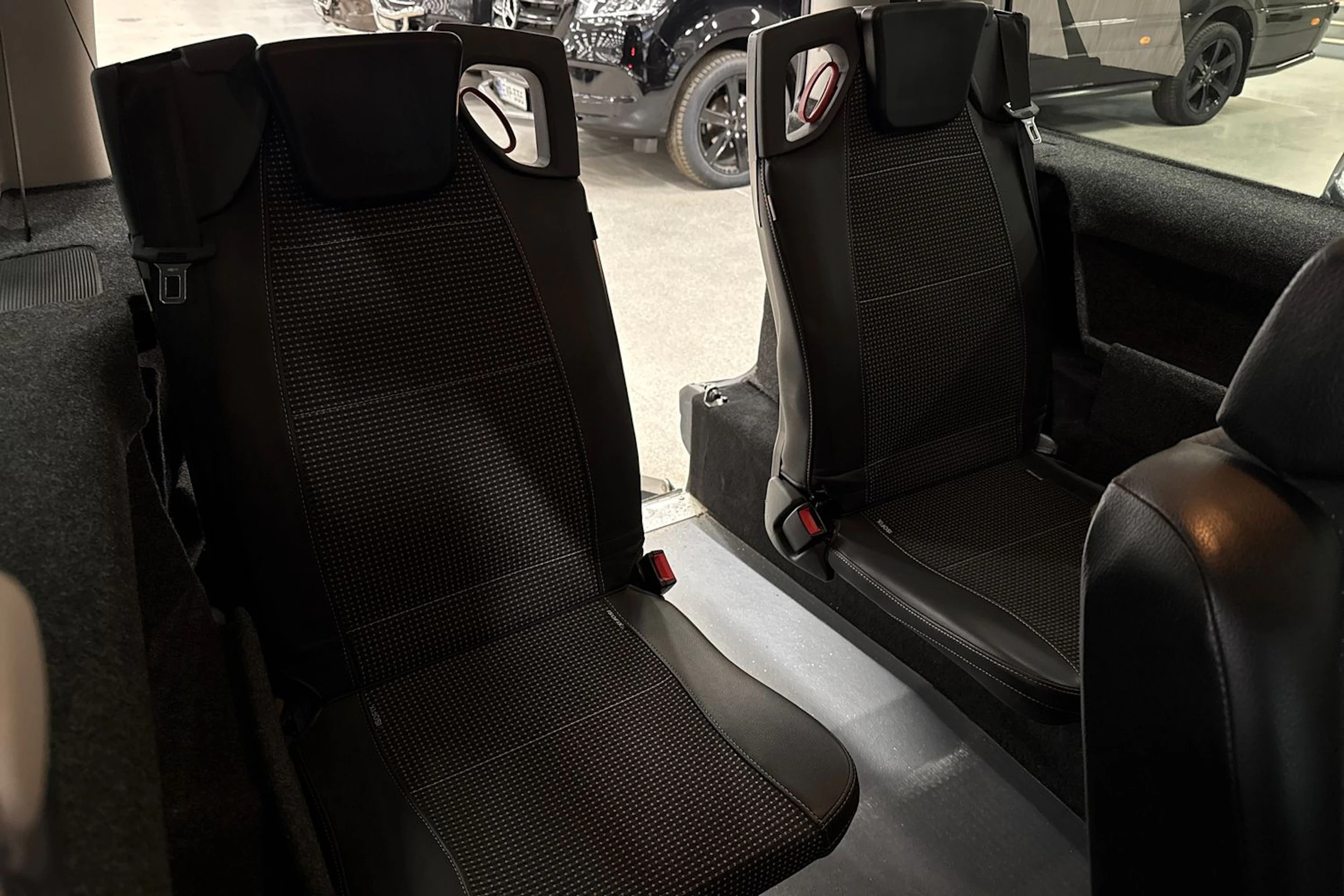 met. musta Volkswagen Caddy Maxi 2020 kuva 18.