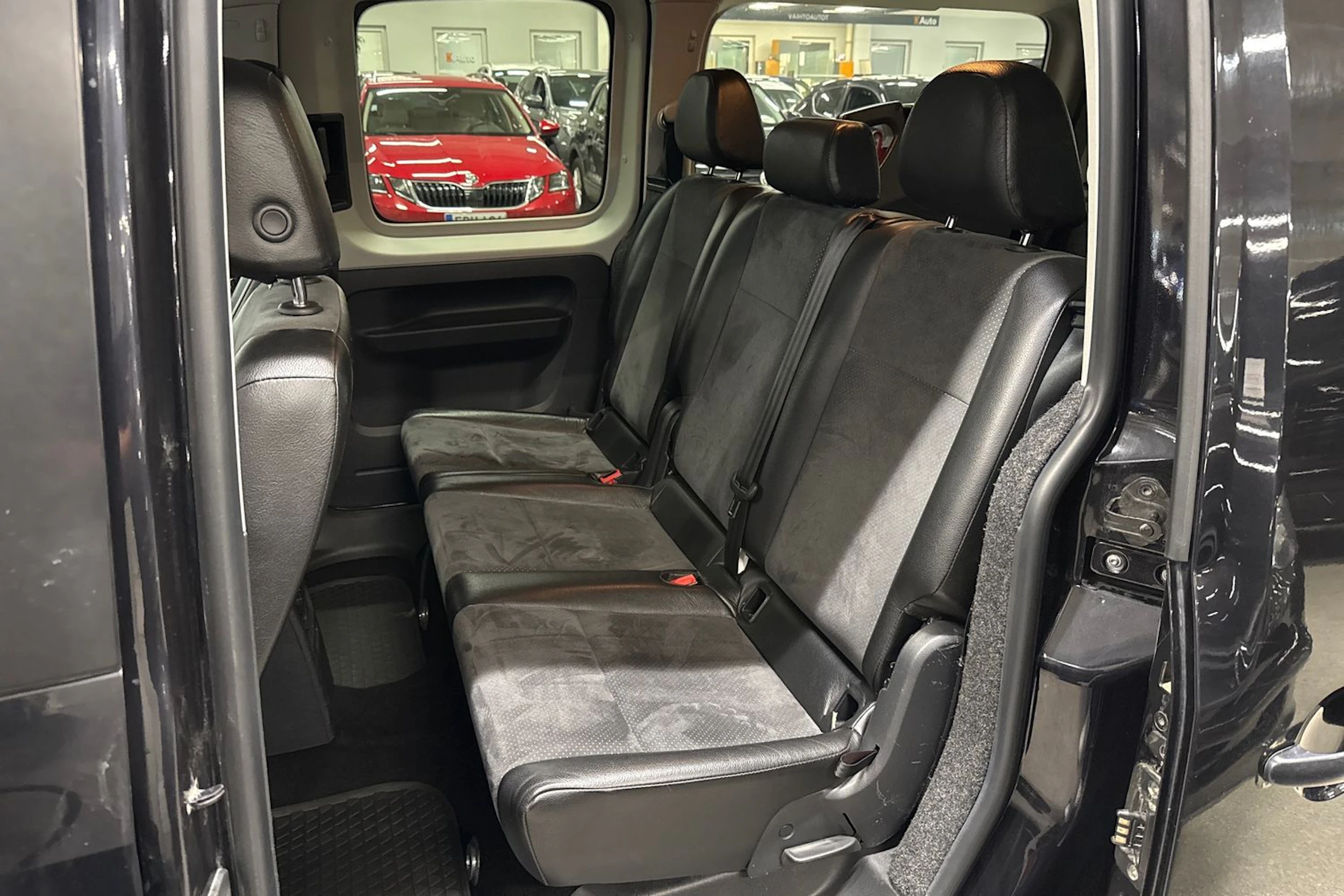 met. musta Volkswagen Caddy Maxi 2020 kuva 20.