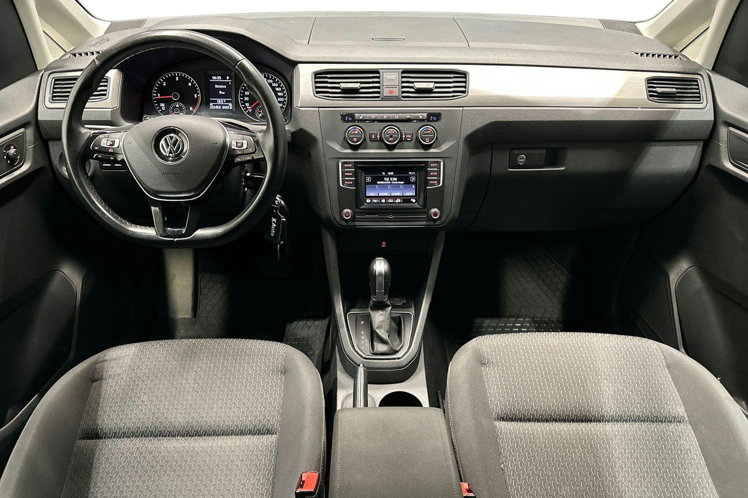 harmaa Volkswagen Caddy Maxi 2020 kuva 9.