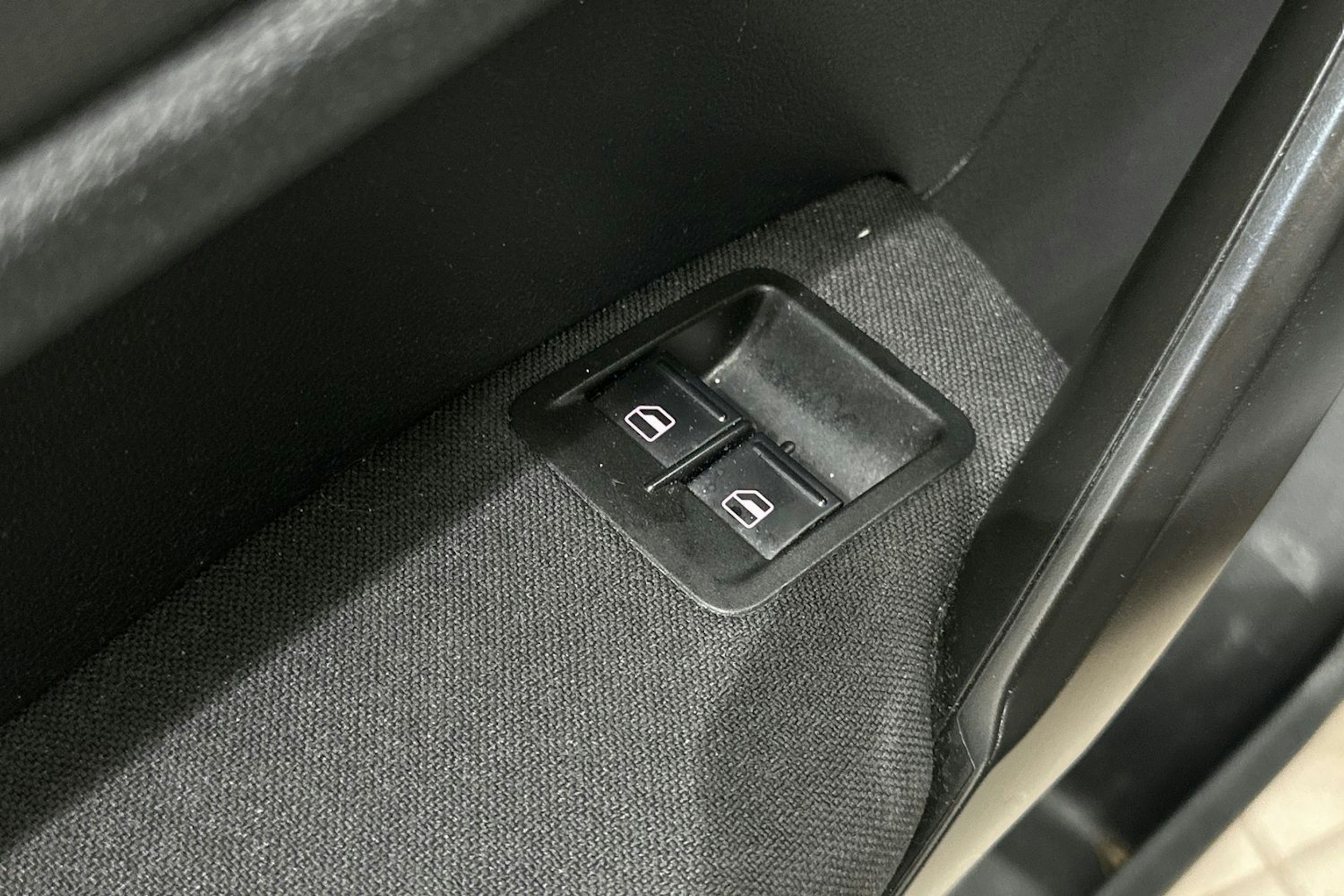 harmaa Volkswagen Caddy Maxi 2020 kuva 14.