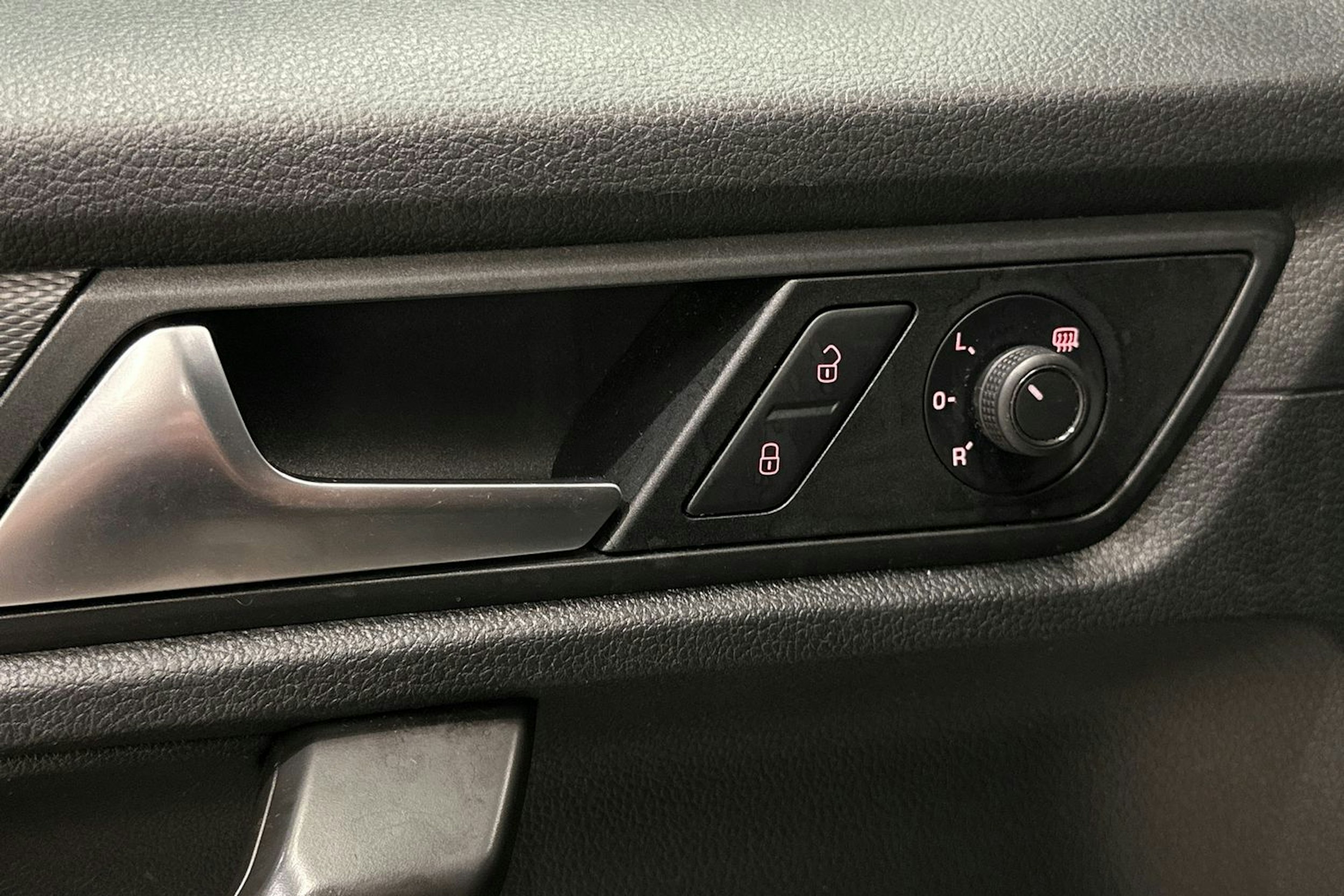 harmaa Volkswagen Caddy Maxi 2020 kuva 15.