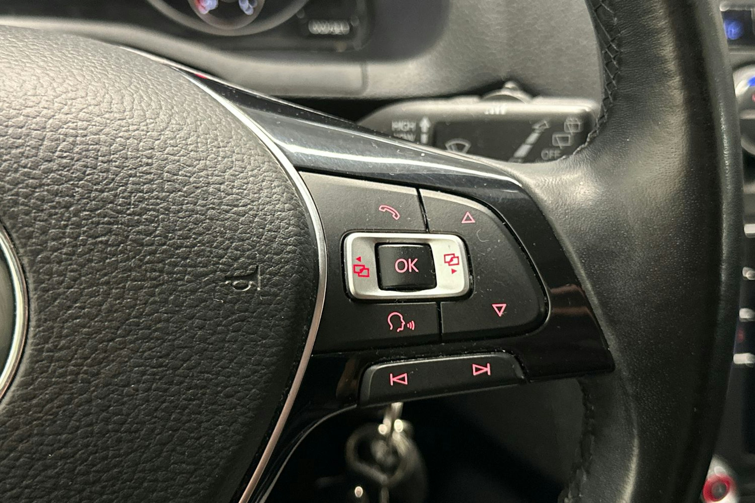 harmaa Volkswagen Caddy Maxi 2020 kuva 18.
