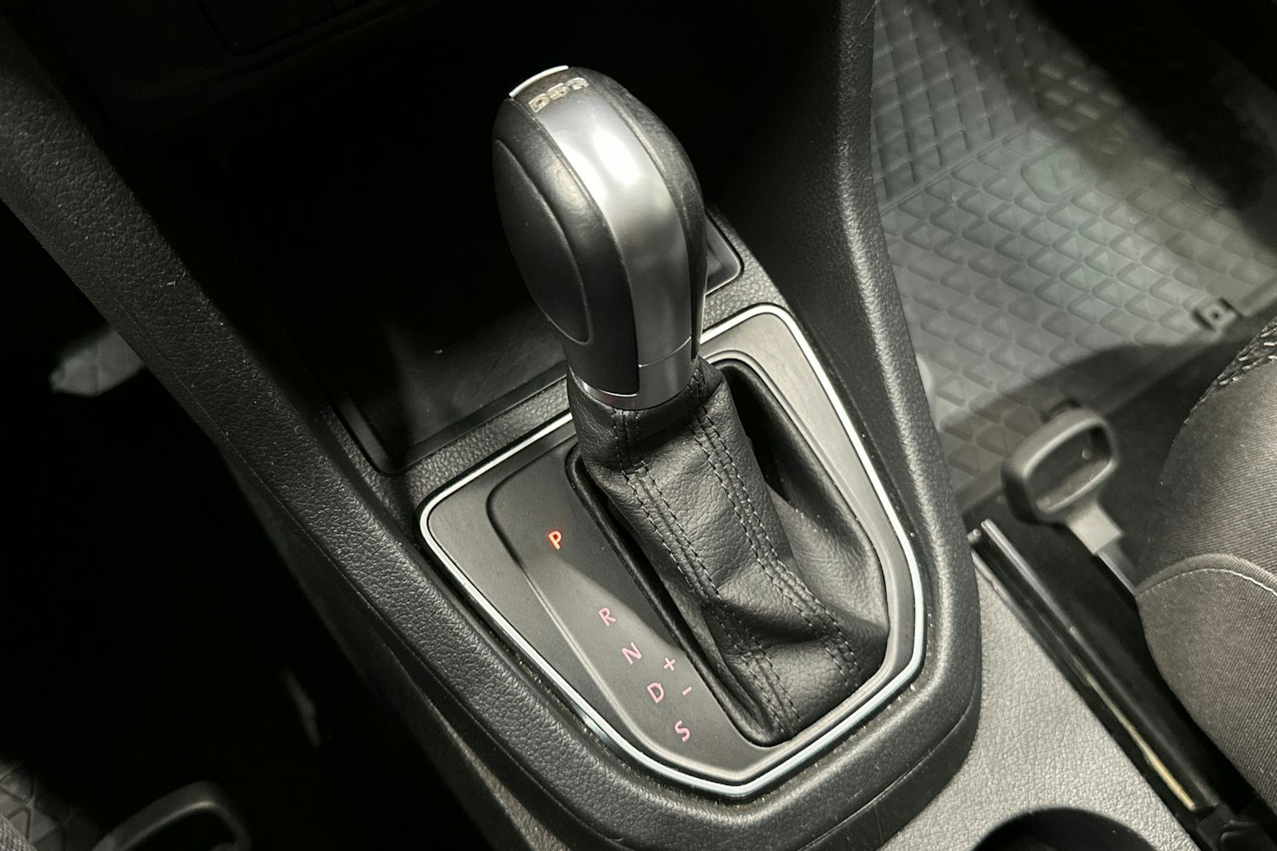harmaa Volkswagen Caddy Maxi 2020 kuva 23.