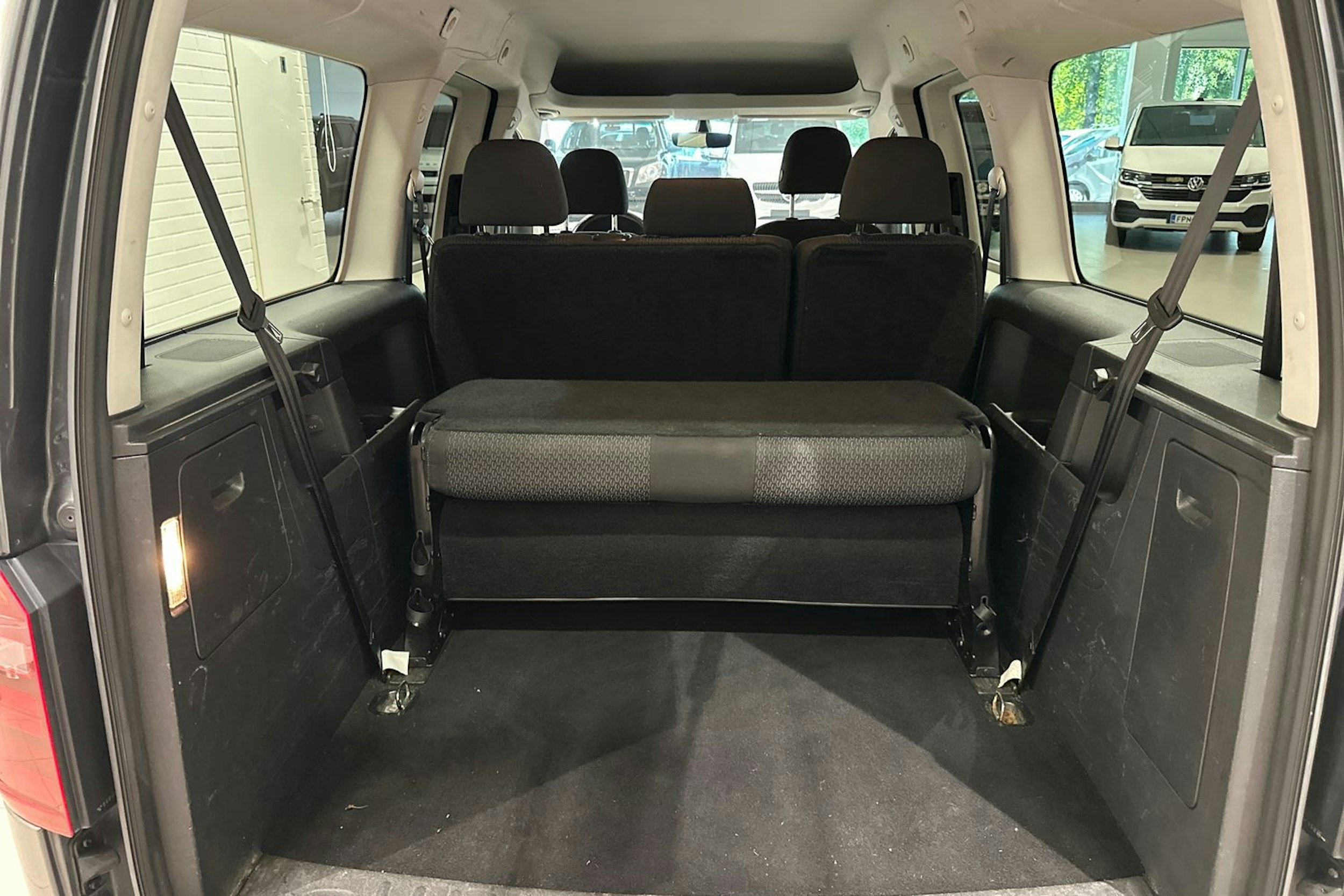 harmaa Volkswagen Caddy Maxi 2020 kuva 29.