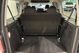harmaa Volkswagen Caddy Maxi 2020 kuva 30.