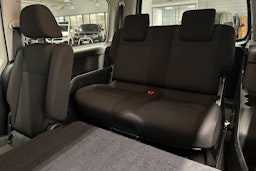 harmaa Volkswagen Caddy Maxi 2020 kuva 33.
