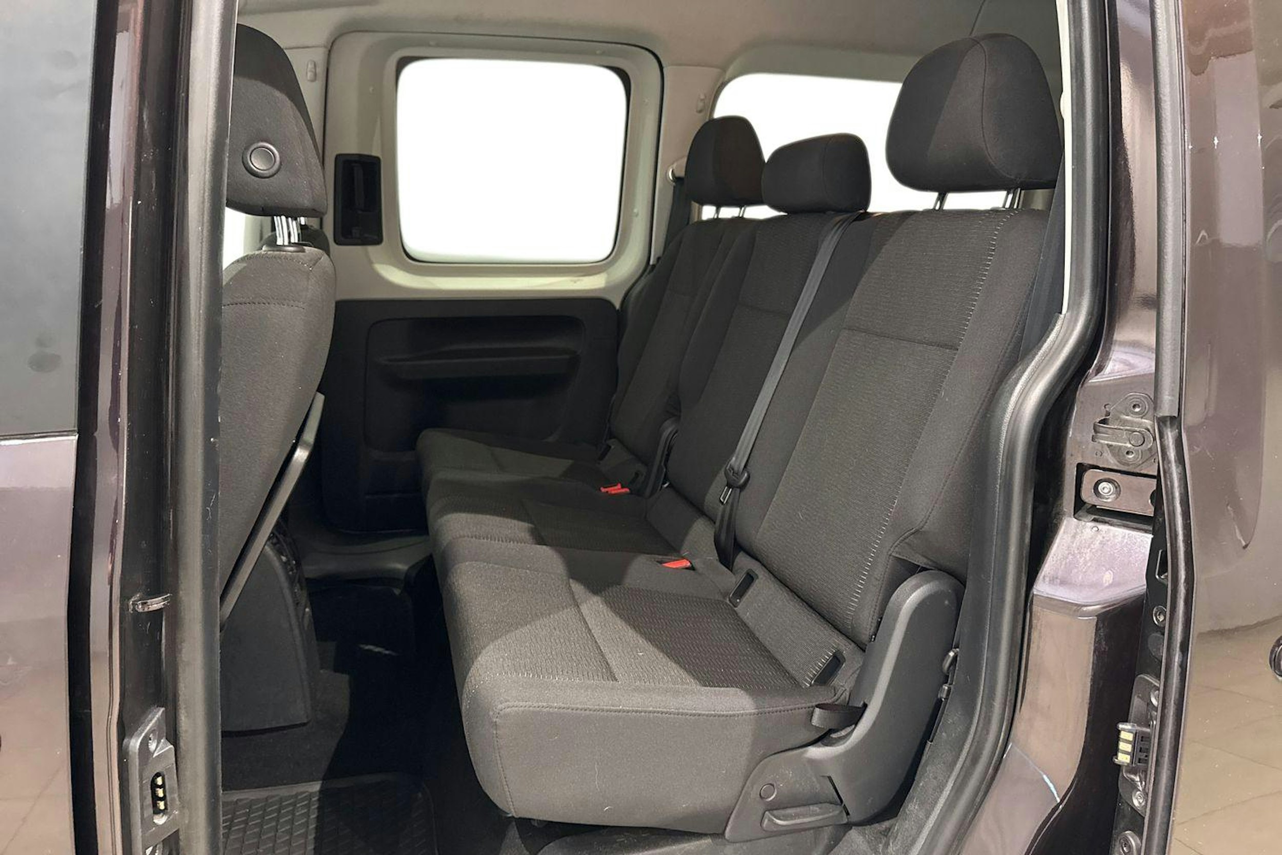 violetti Volkswagen Caddy Maxi 2020 kuva 10.