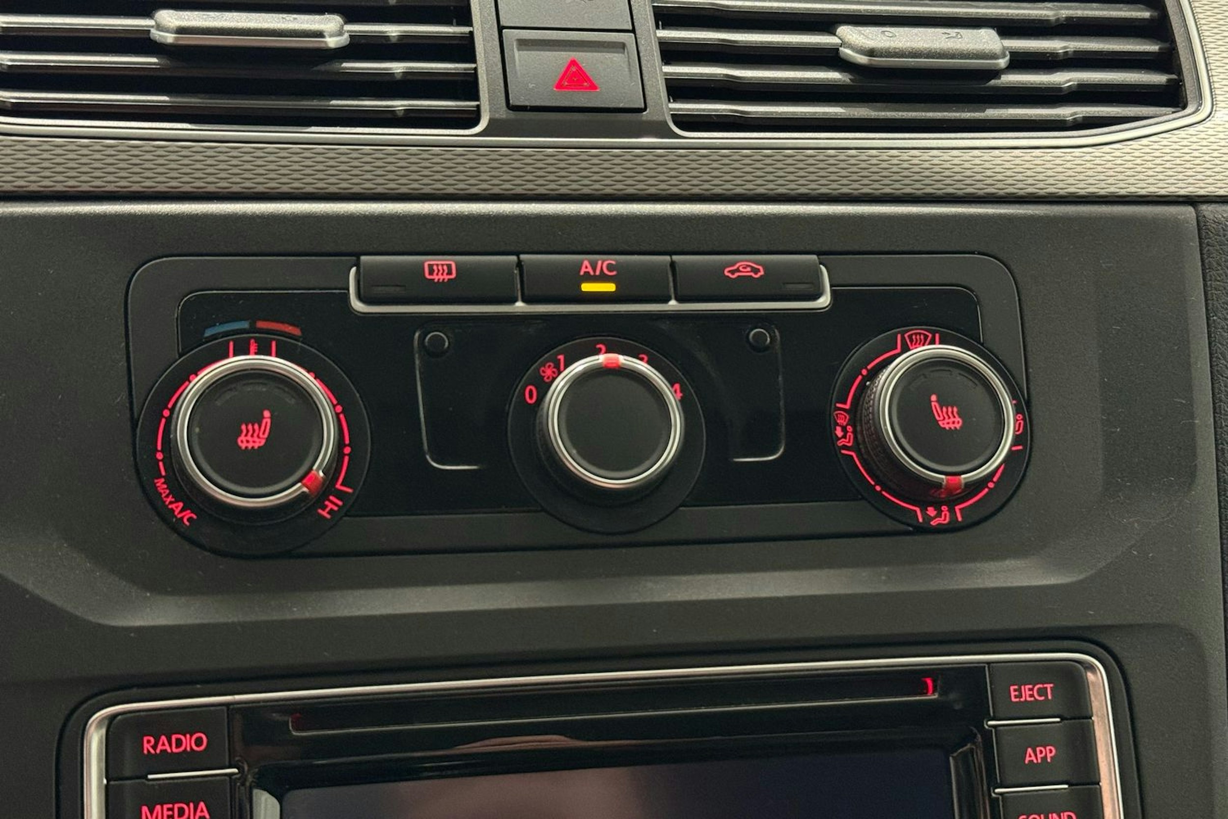 violetti Volkswagen Caddy Maxi 2020 kuva 21.