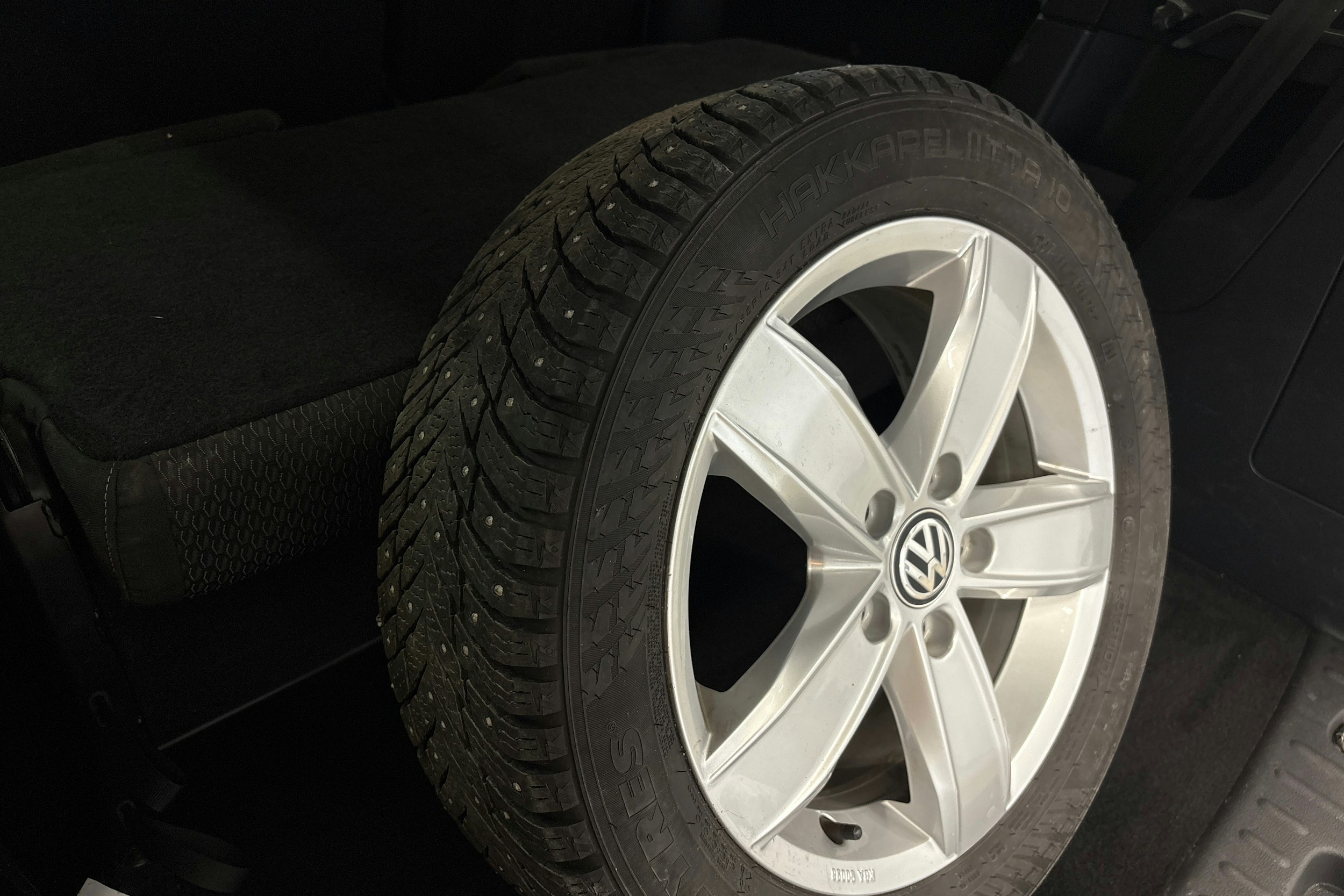 harmaa Volkswagen Caddy Maxi 2020 kuva 12.