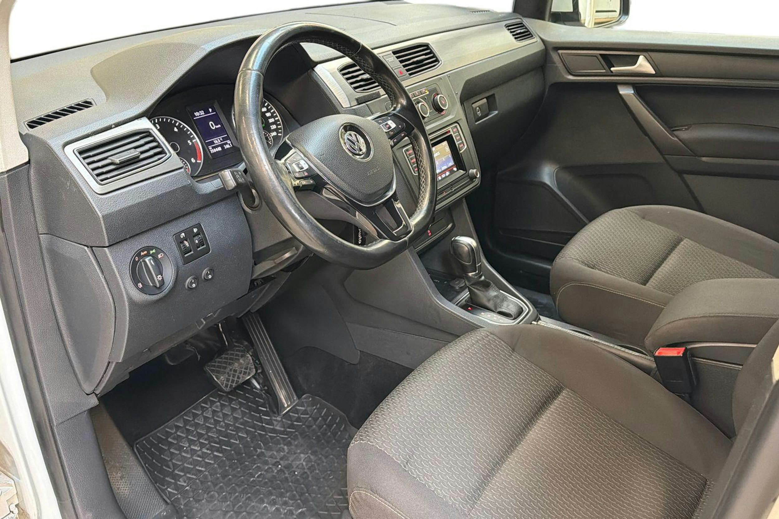 valkoinen Volkswagen Caddy Maxi 2020 kuva 8.