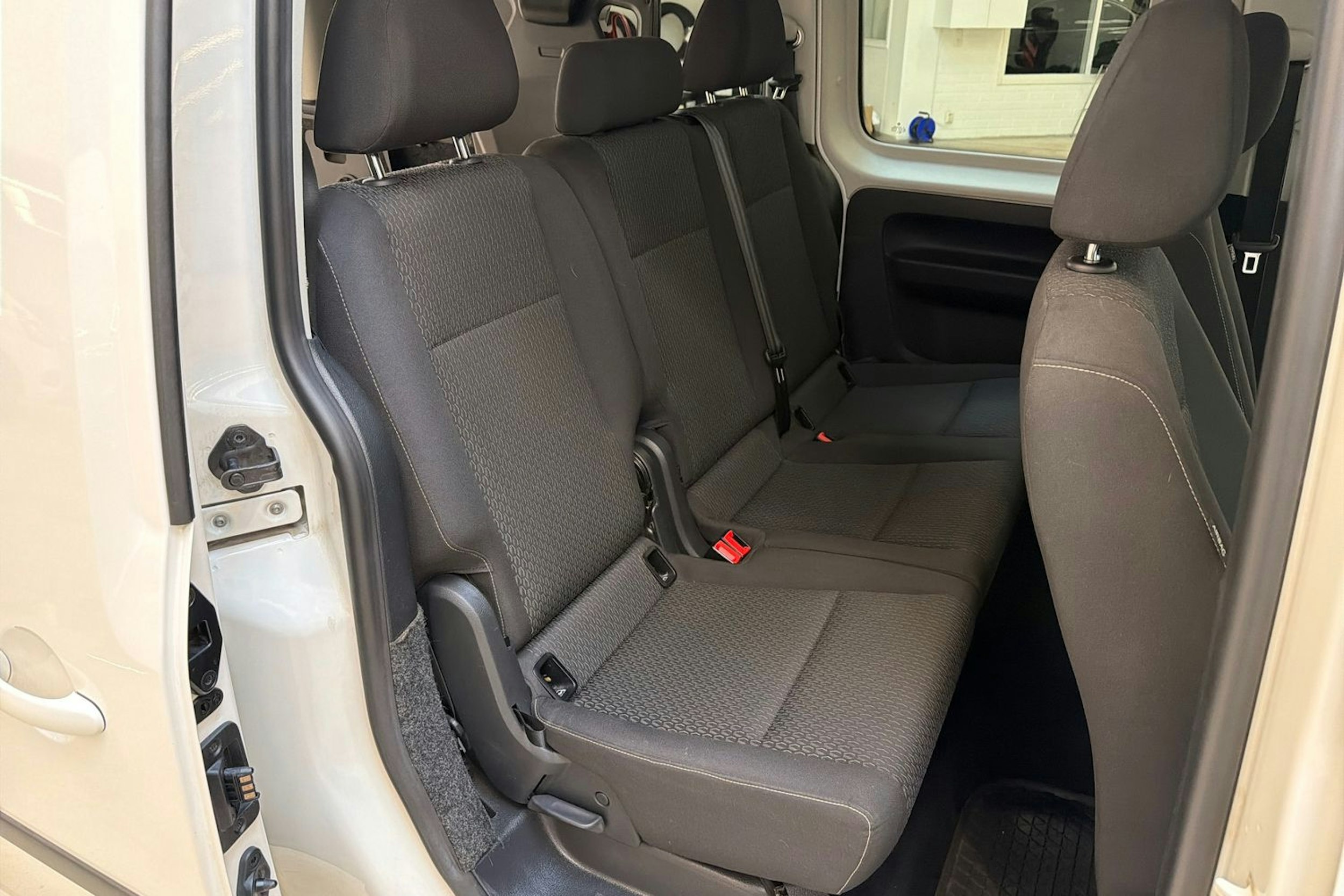 valkoinen Volkswagen Caddy Maxi 2020 kuva 21.