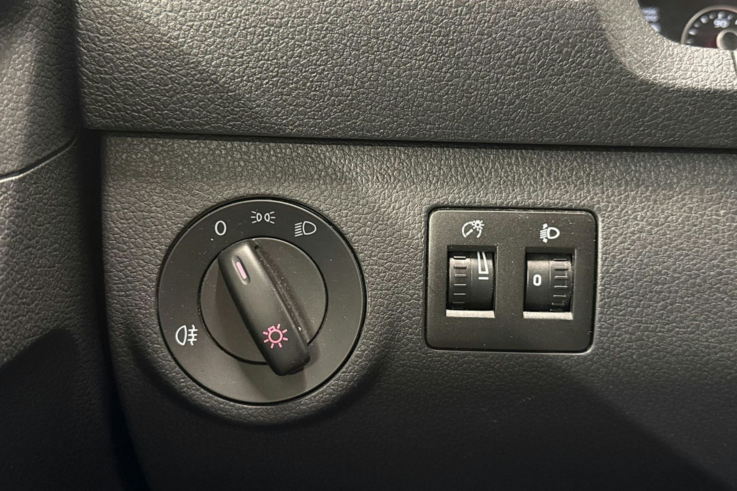 valkoinen Volkswagen Caddy Maxi 2020 kuva 18.