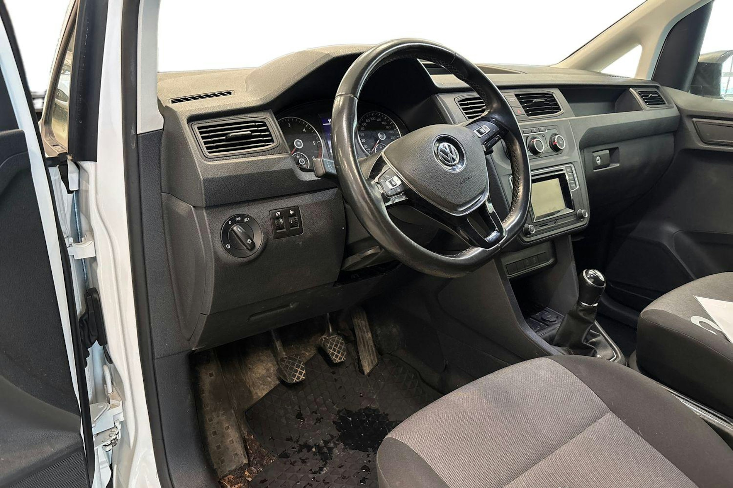 Valkoinen Volkswagen Caddy Maxi 2020 kuva 3.