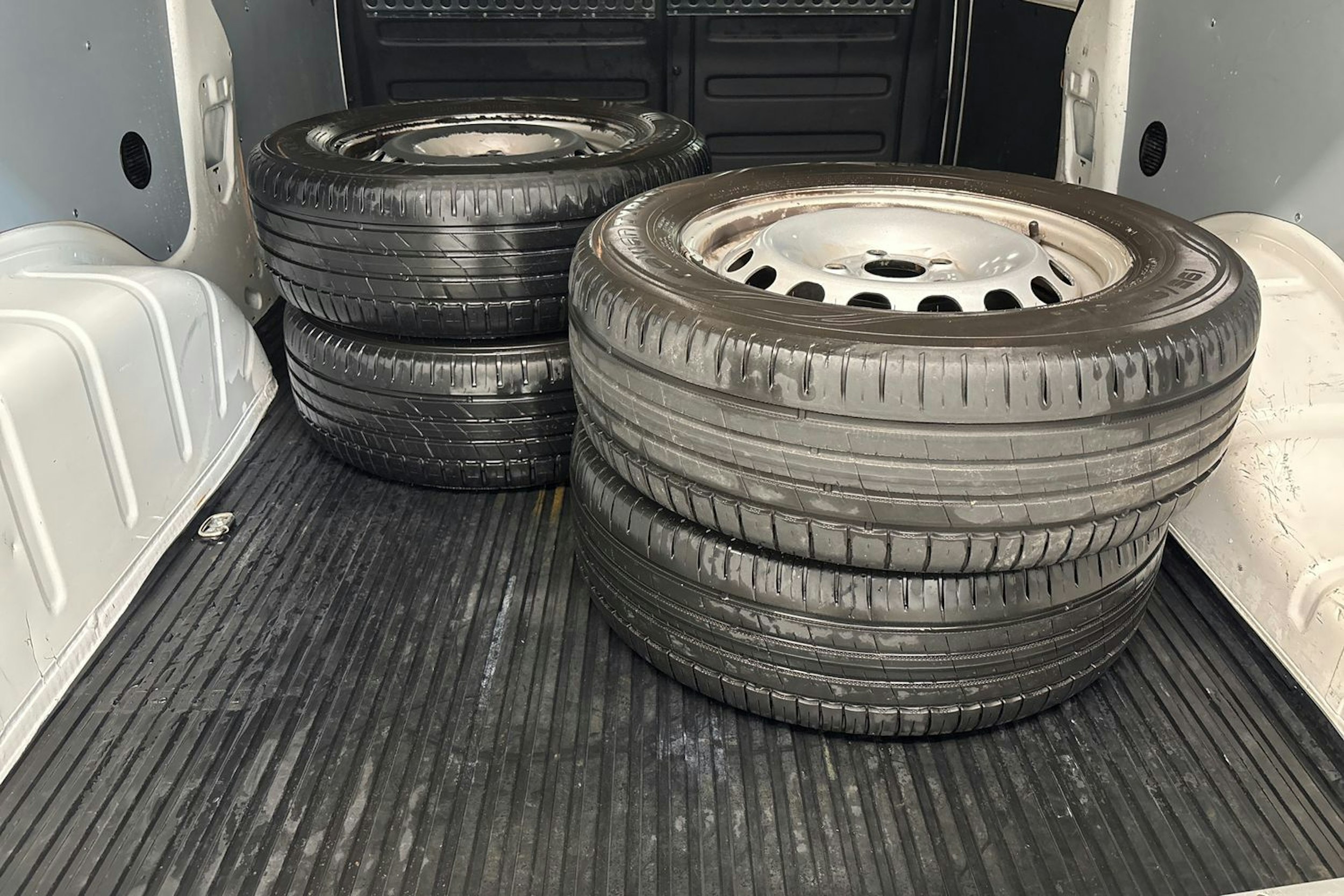 valkoinen Volkswagen Caddy Maxi 2020 kuva 16.