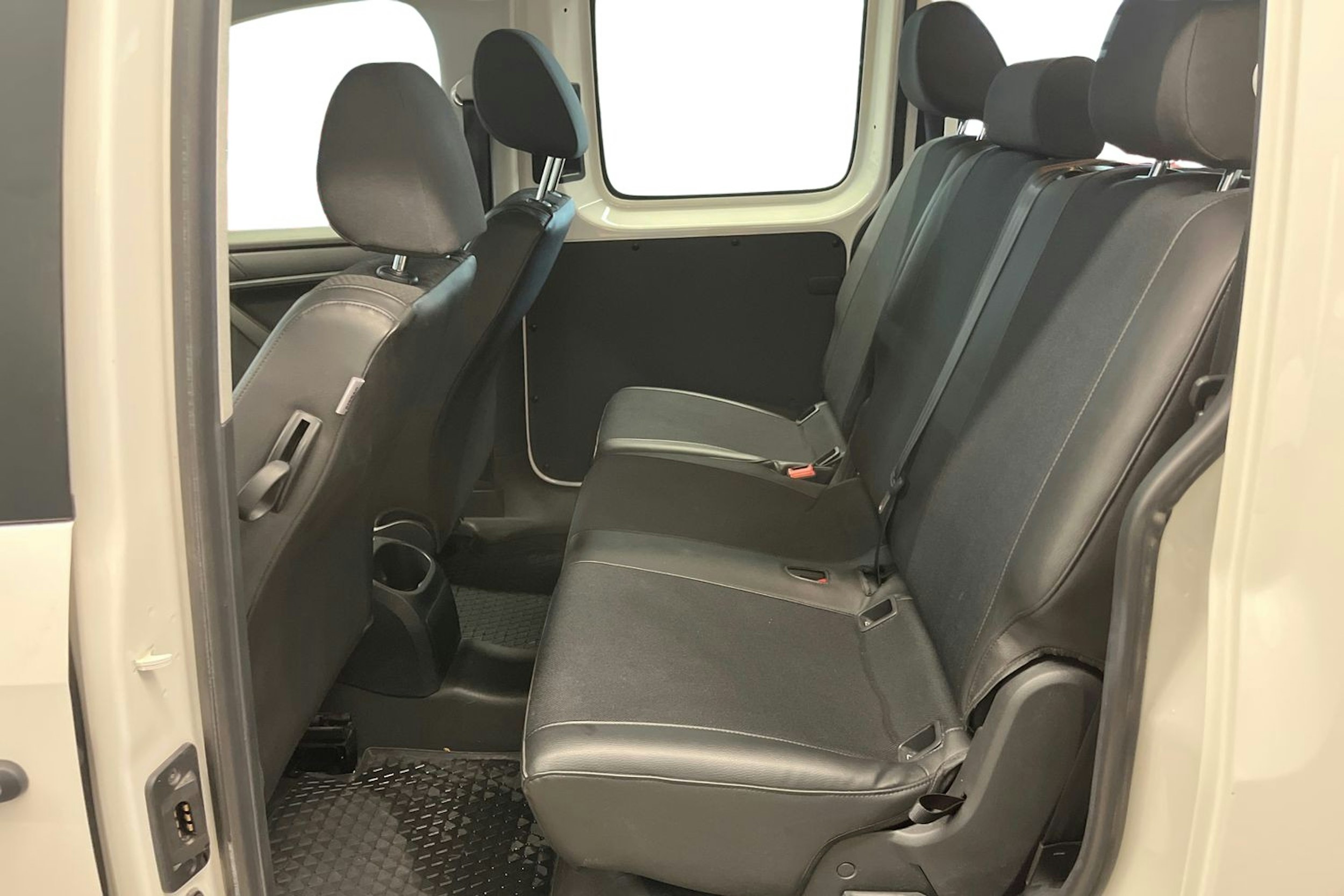 Valkoinen Volkswagen Caddy Maxi 2020 kuva 10.