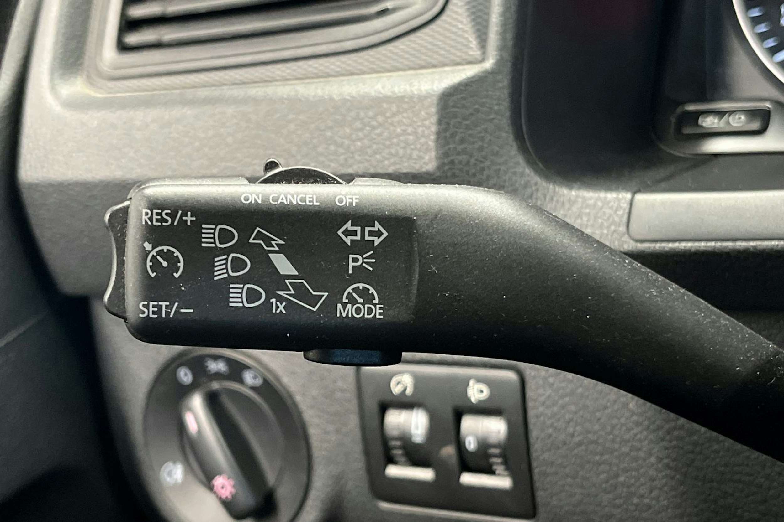 Valkoinen Volkswagen Caddy Maxi 2020 kuva 17.
