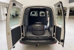 valkoinen Volkswagen Caddy Maxi 2020 kuva 15.
