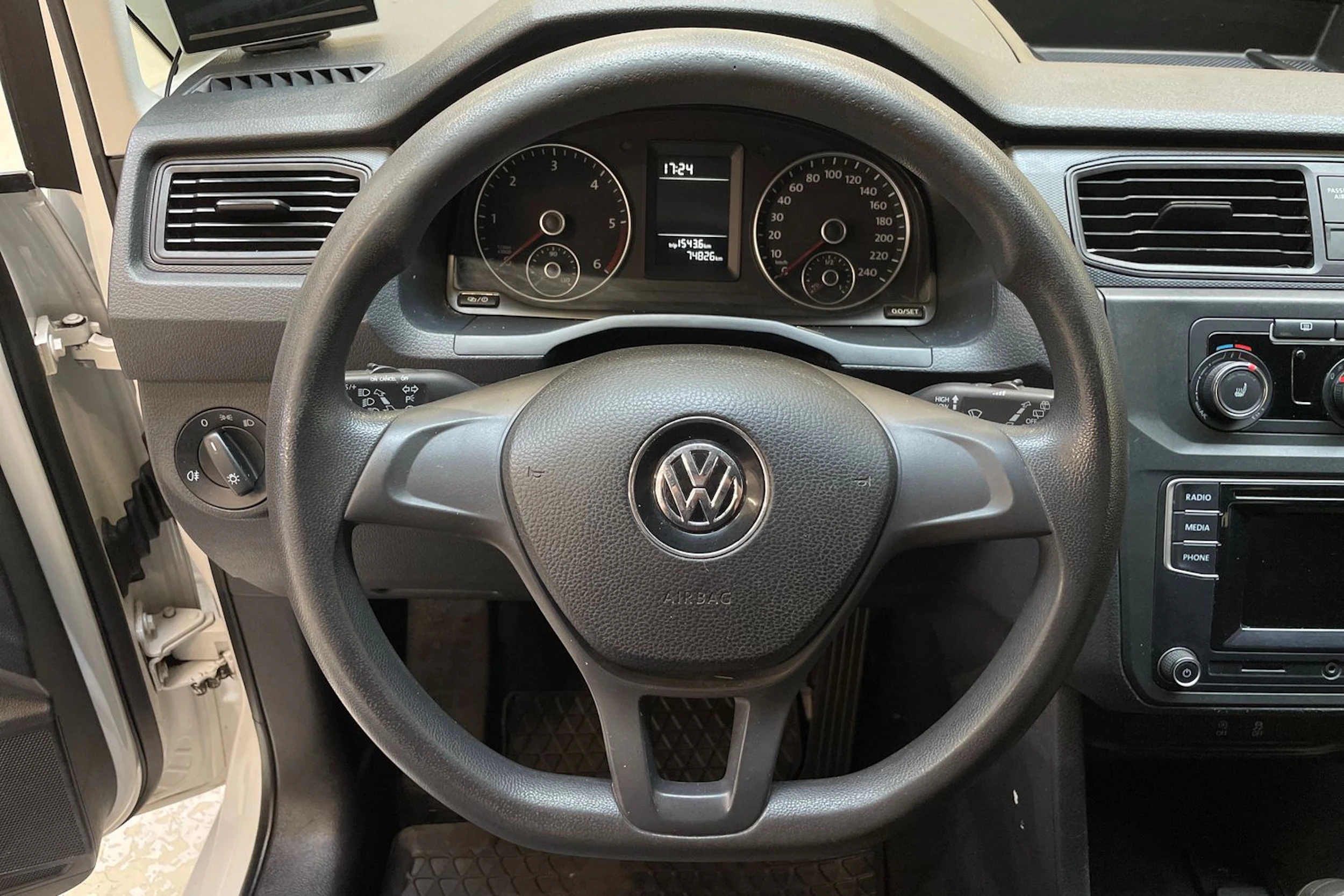 valkoinen Volkswagen Caddy Maxi 2020 kuva 18.