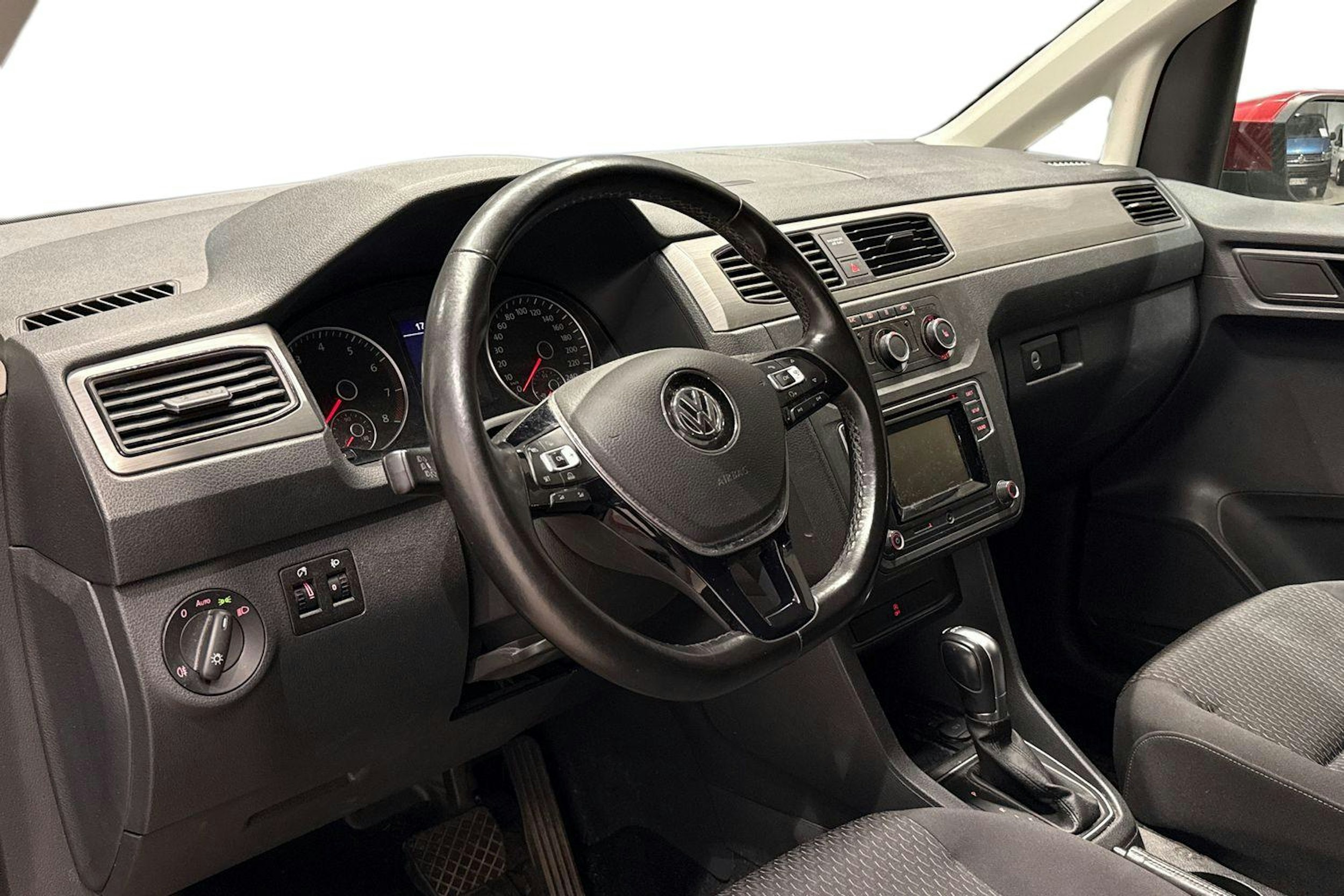 punainen Volkswagen Caddy Maxi 2020 kuva 3.