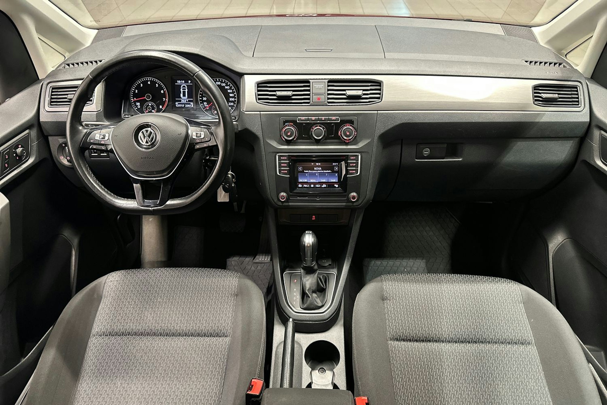 punainen Volkswagen Caddy Maxi 2020 kuva 9.