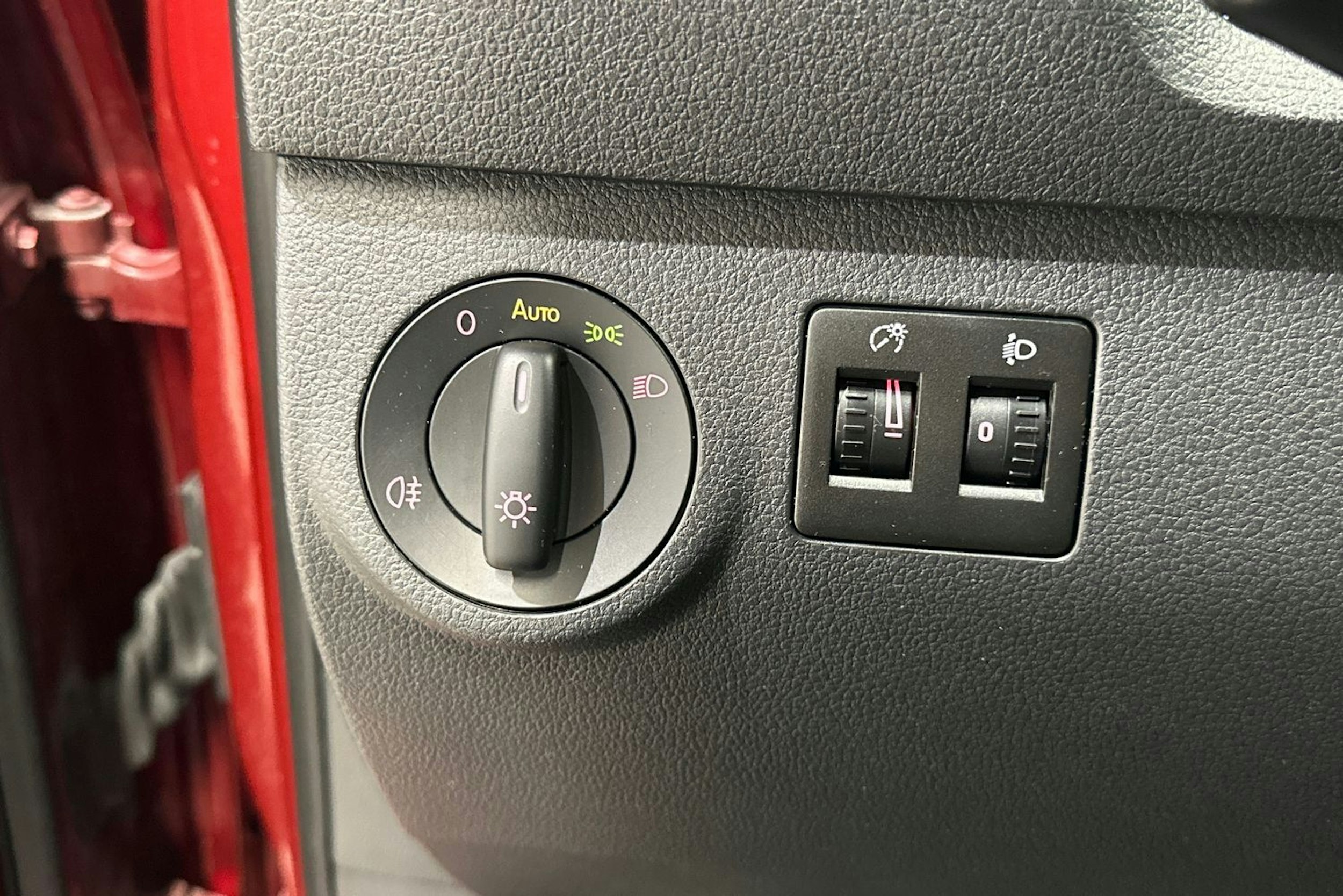 punainen Volkswagen Caddy Maxi 2020 kuva 14.