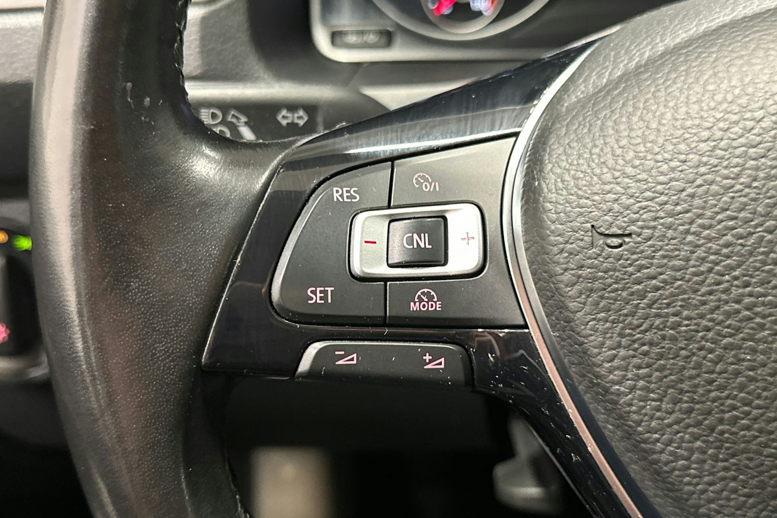 punainen Volkswagen Caddy Maxi 2020 kuva 16.