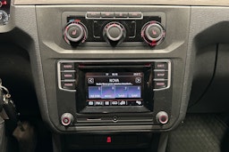 punainen Volkswagen Caddy Maxi 2020 kuva 19.