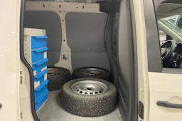 valkoinen Volkswagen Caddy Maxi 2020 kuva 5.