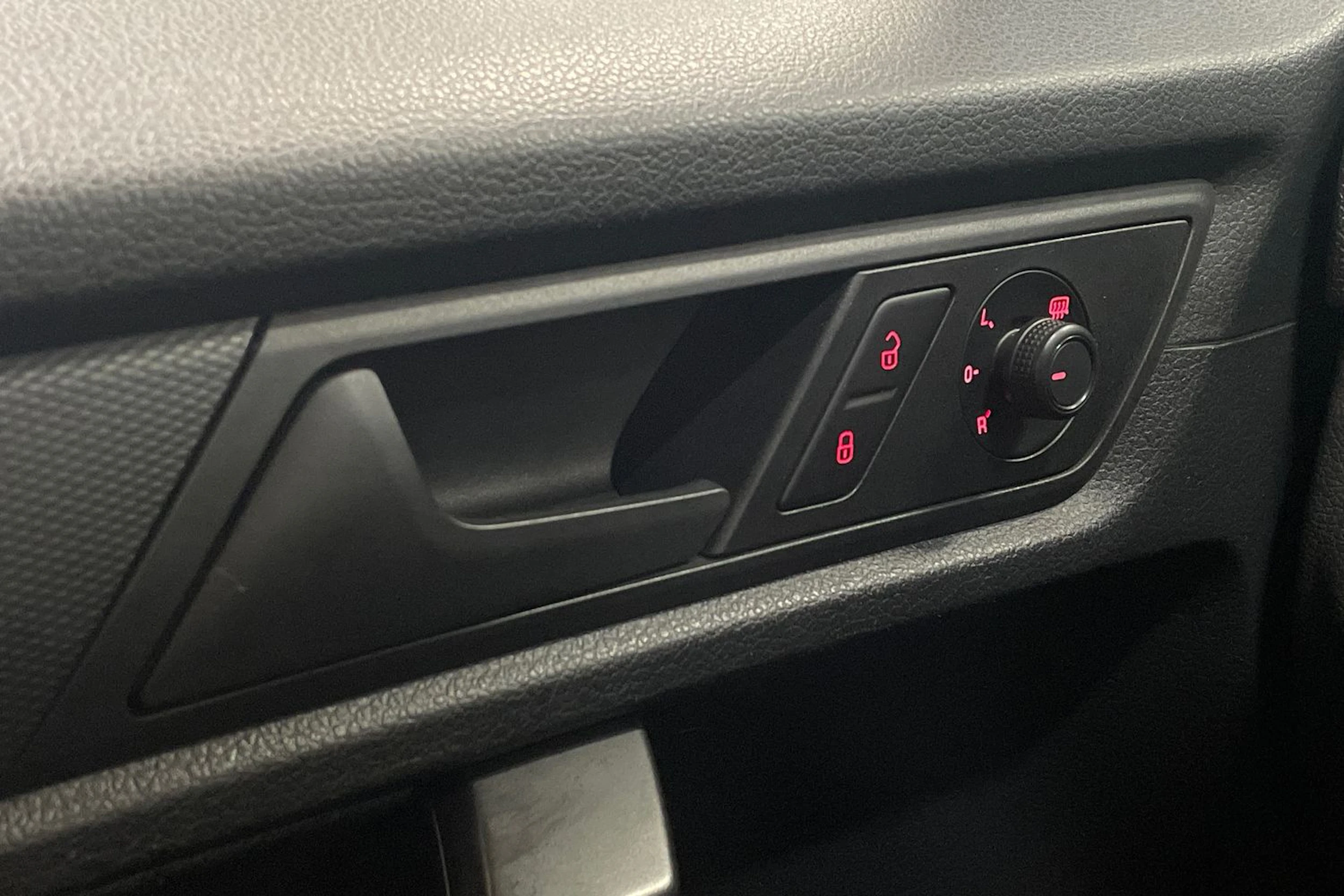 valkoinen Volkswagen Caddy Maxi 2020 kuva 18.
