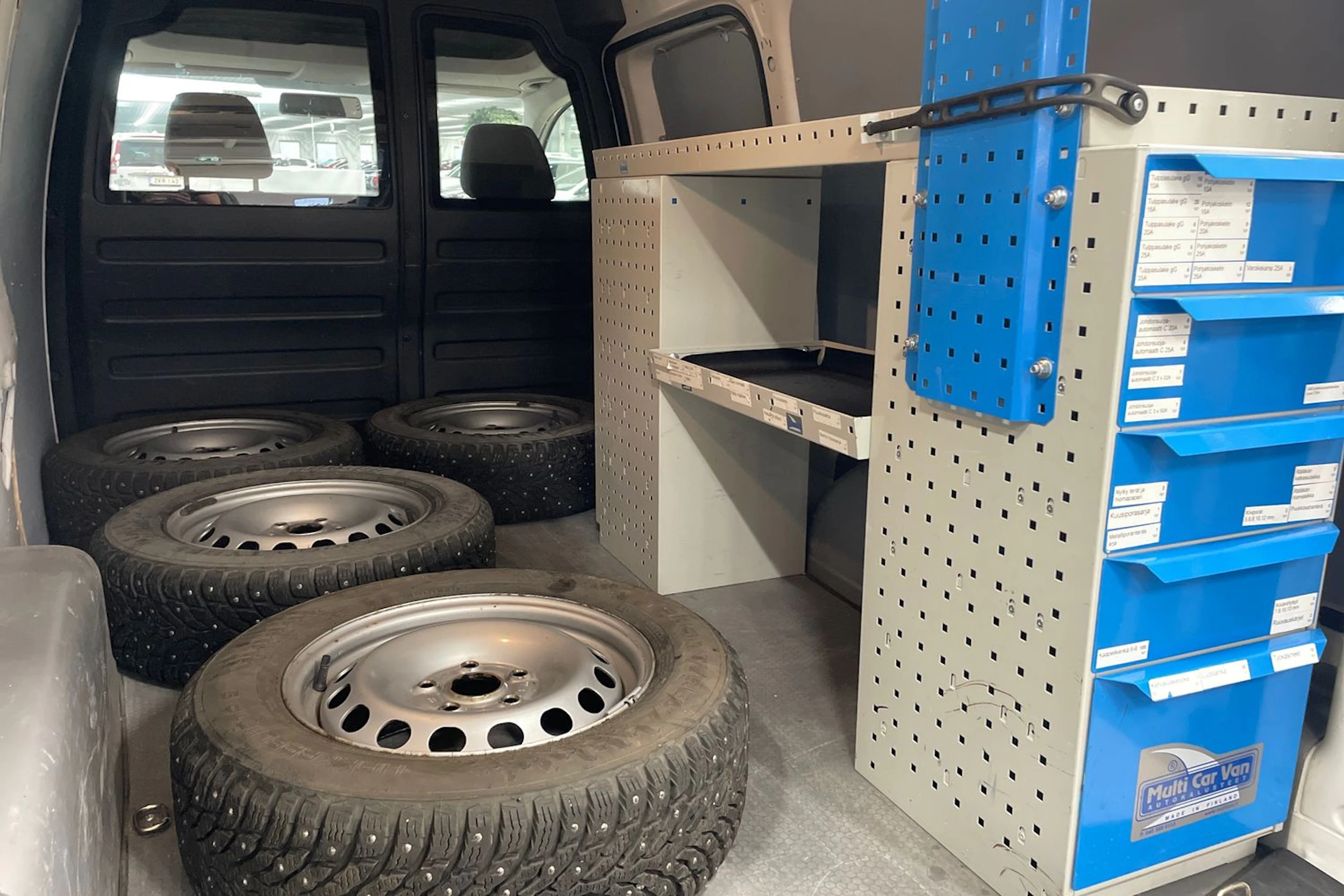 valkoinen Volkswagen Caddy Maxi 2020 kuva 23.