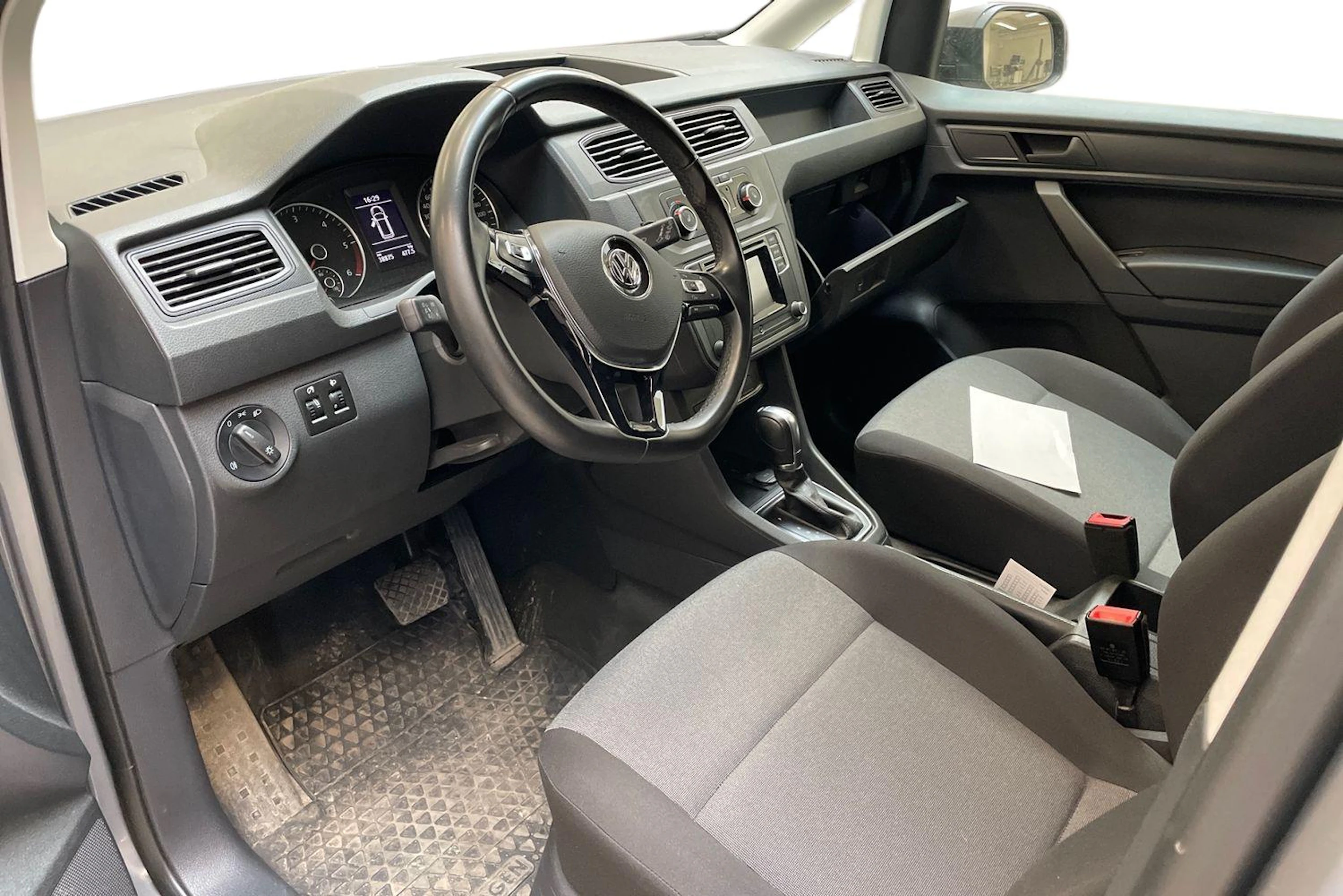 harmaa Volkswagen Caddy Maxi 2020 kuva 3.