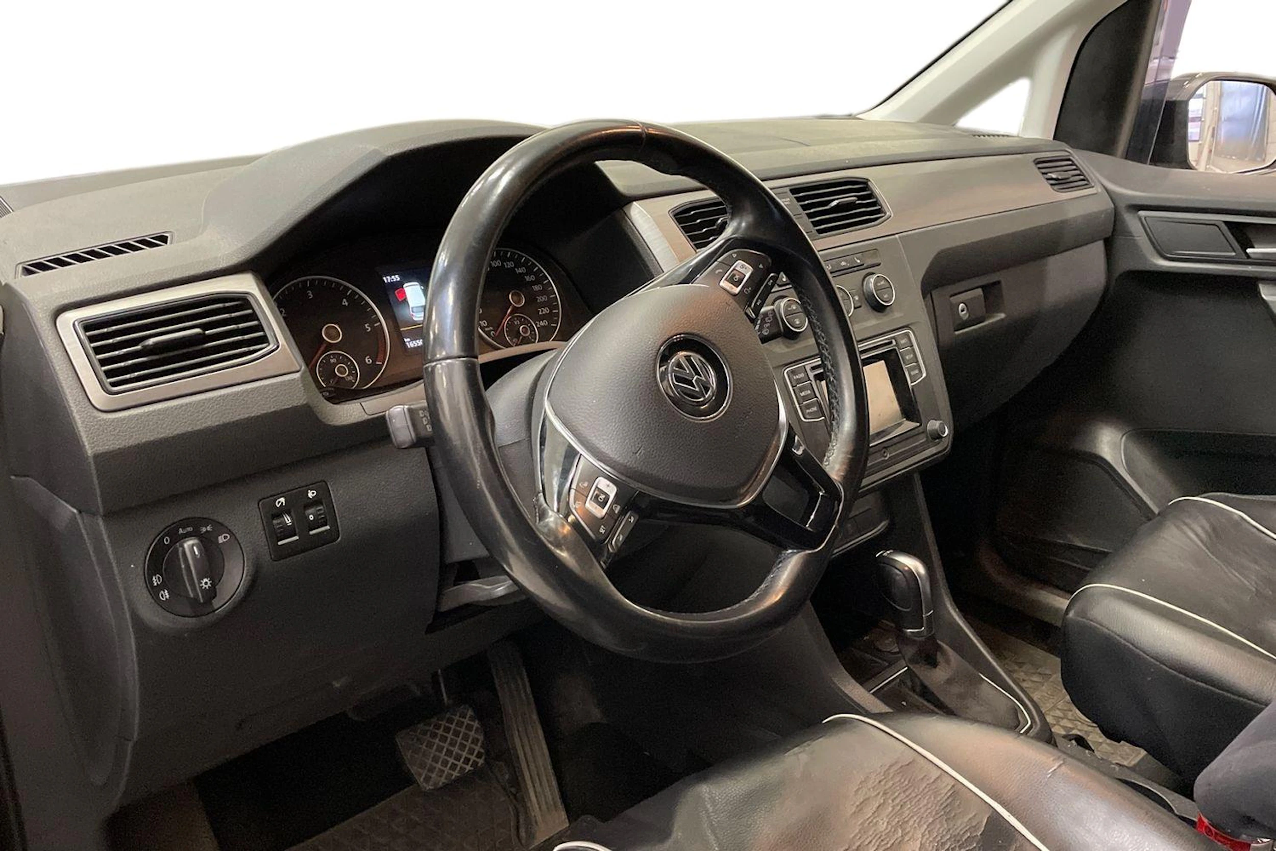 musta Volkswagen Caddy Maxi 2020 kuva 3.