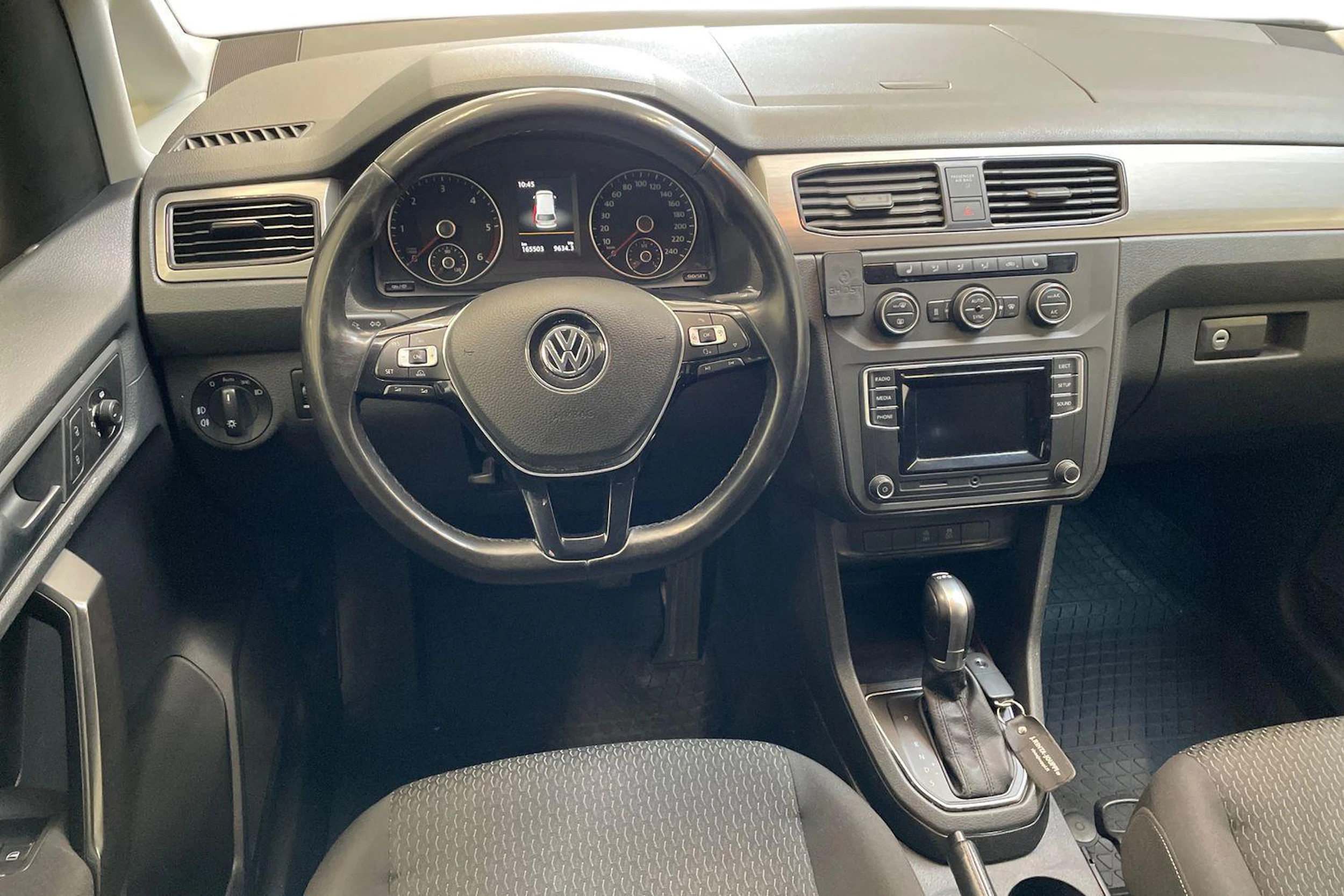 musta Volkswagen Caddy Maxi 2020 kuva 9.