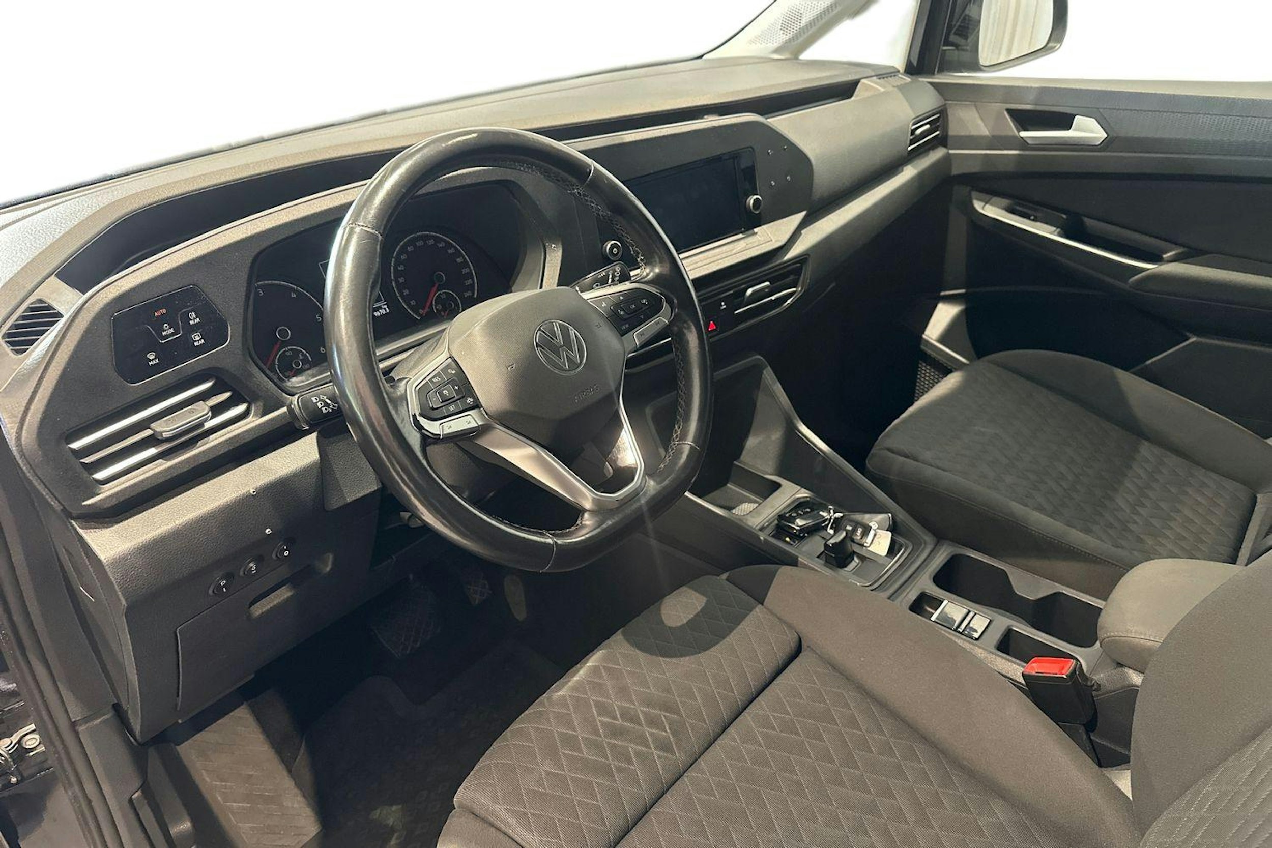 musta Volkswagen Caddy Maxi 2021 kuva 7.