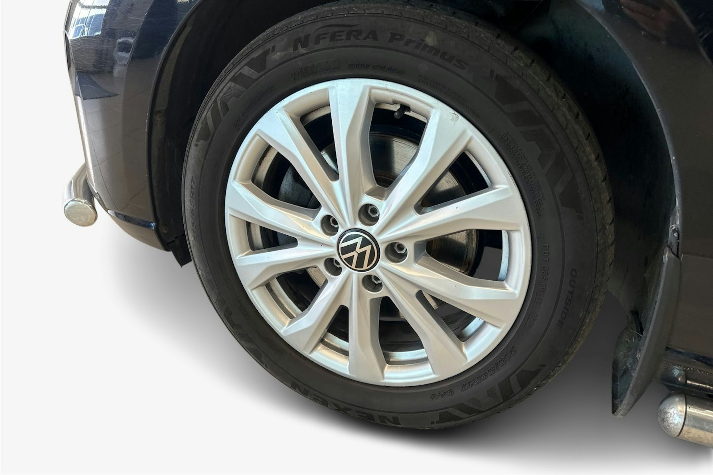 musta Volkswagen Caddy Maxi 2021 kuva 11.