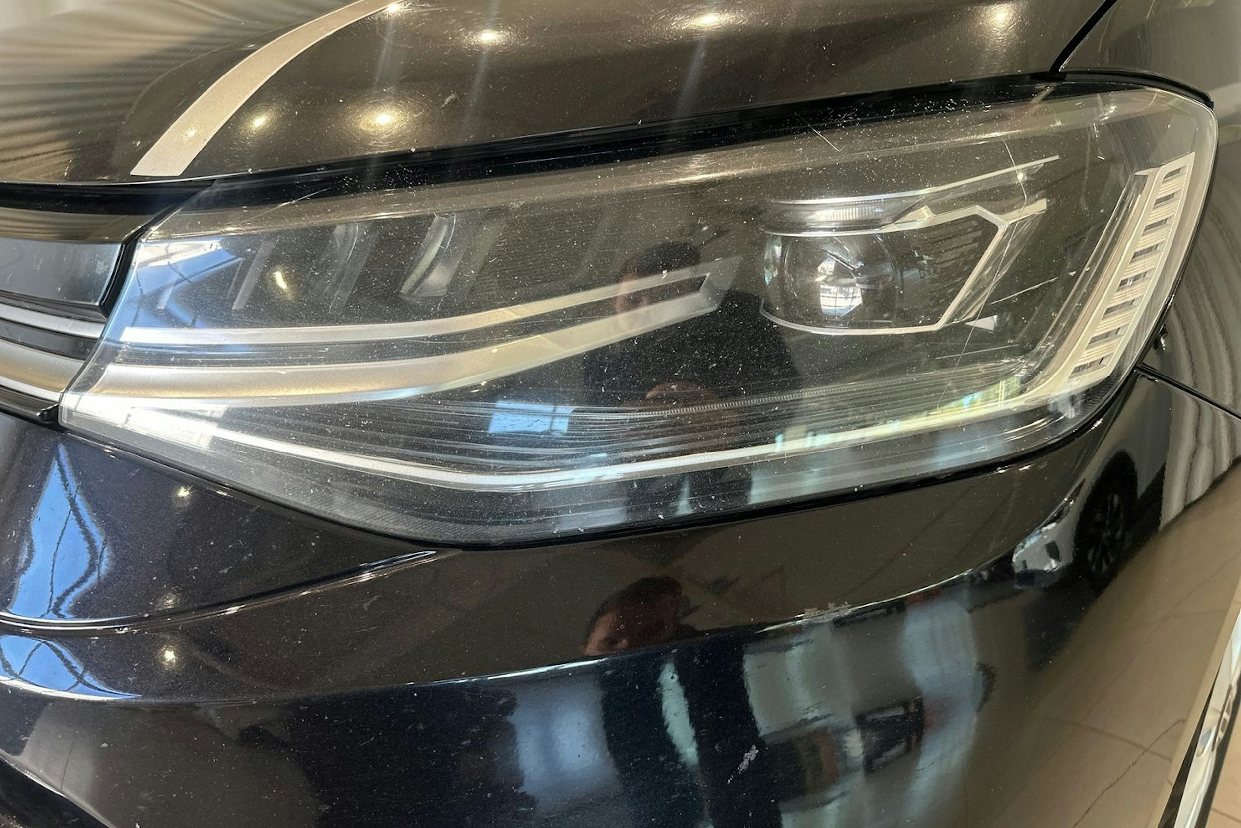 musta Volkswagen Caddy Maxi 2021 kuva 14.