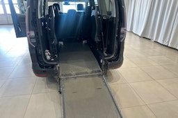 musta Volkswagen Caddy Maxi 2021 kuva 15.