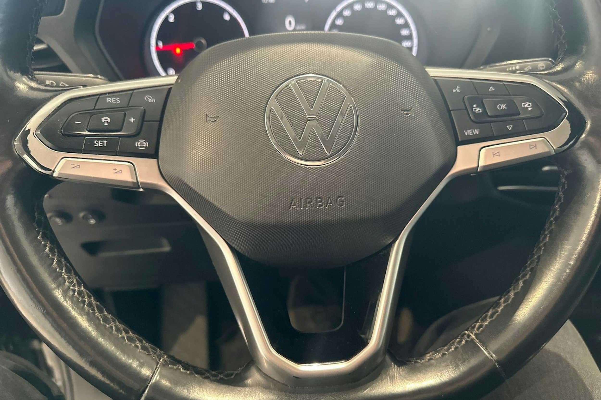 musta Volkswagen Caddy Maxi 2021 kuva 21.