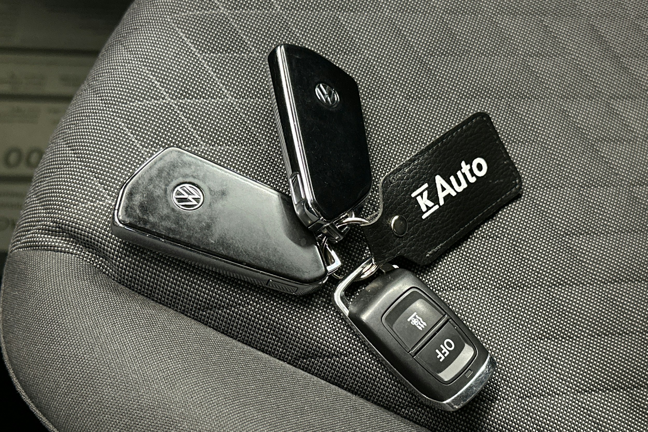 musta Volkswagen Caddy Maxi 2021 kuva 43.