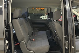 musta Volkswagen Caddy Maxi 2021 kuva 46.