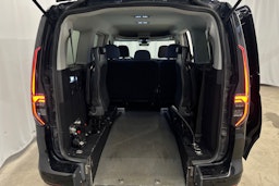 musta Volkswagen Caddy Maxi 2021 kuva 48.